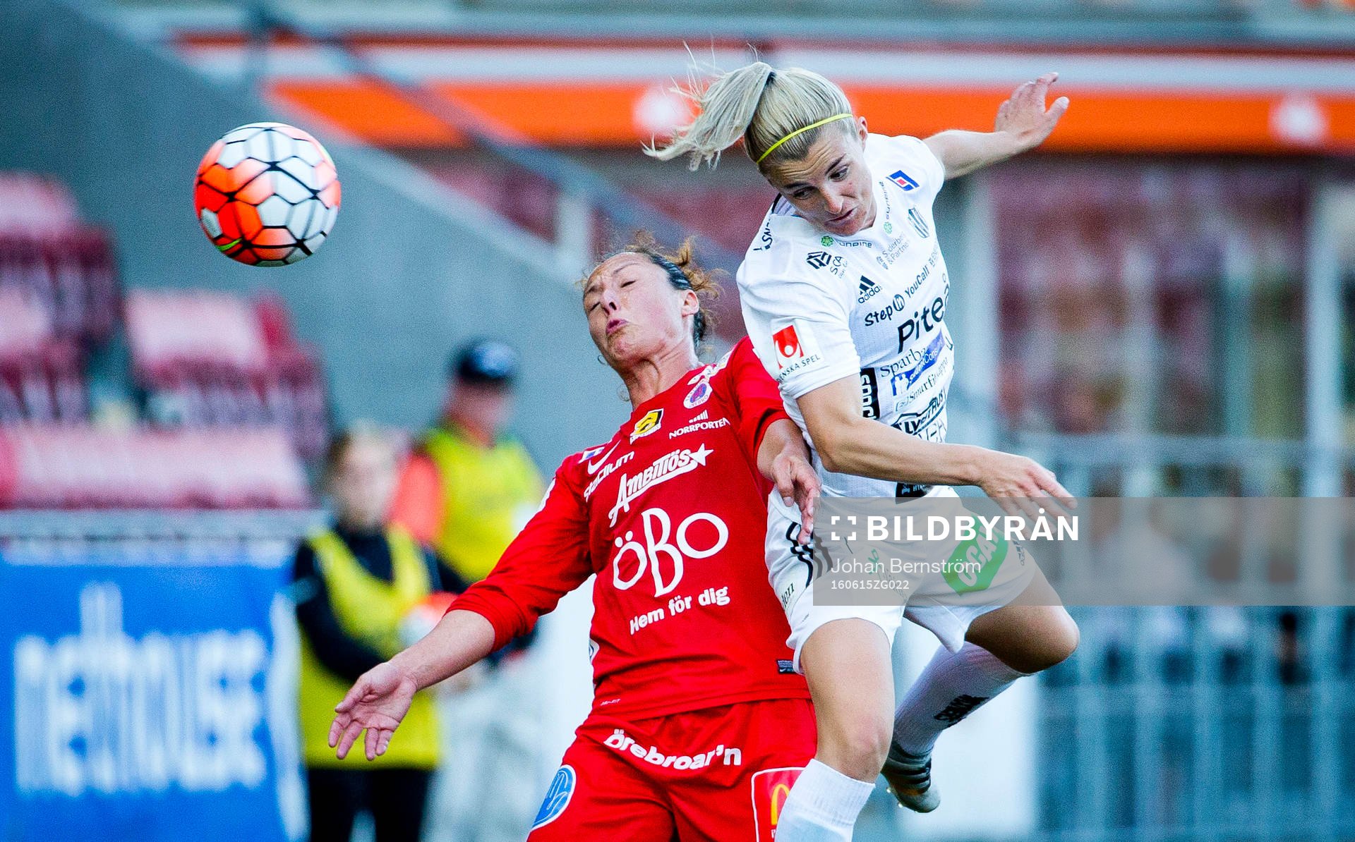 Örebros Melissa Tancredi och Piteås Emelie Lövgren