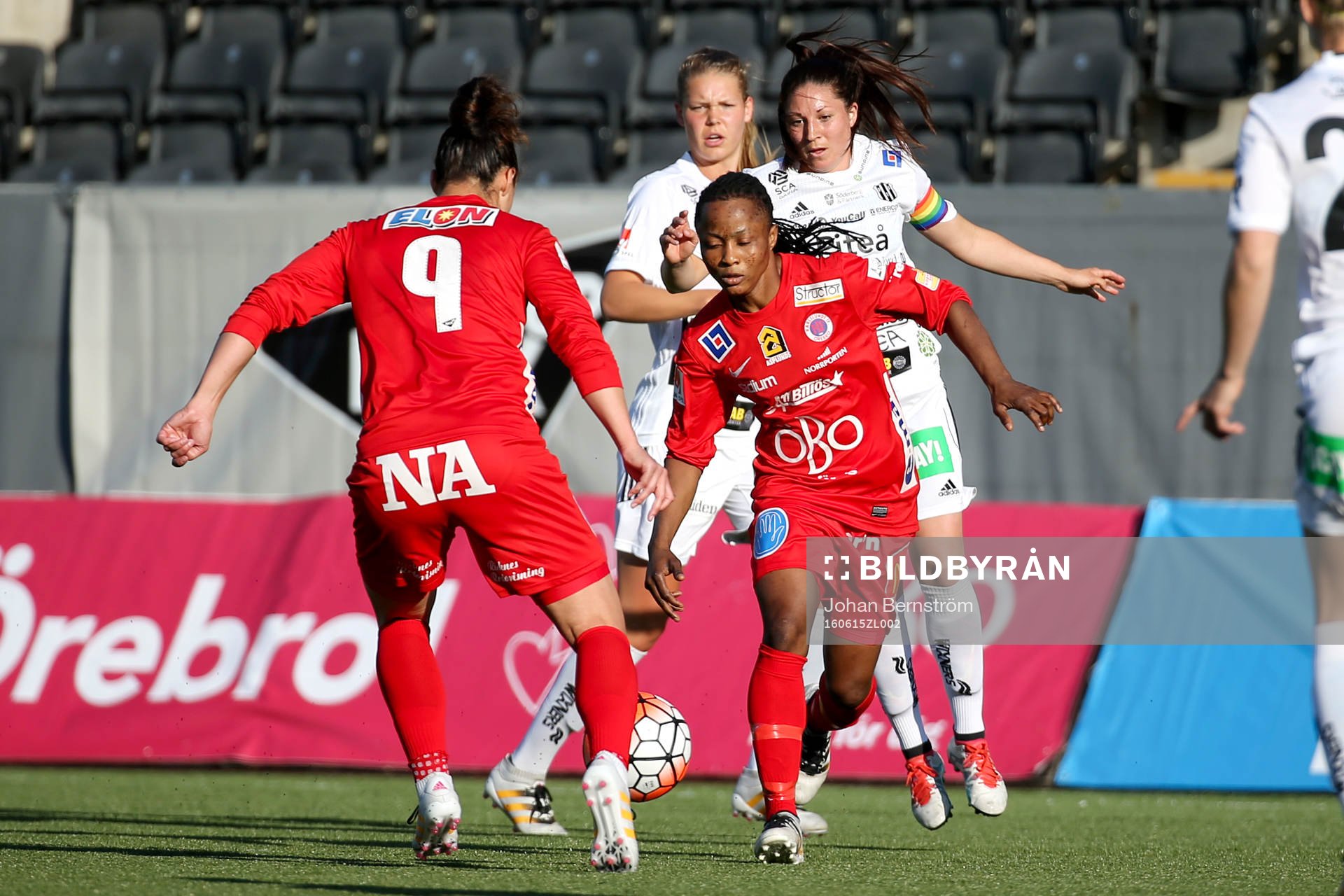 Örebros Ogonna Chukwudi och Piteås Josefin Johansson