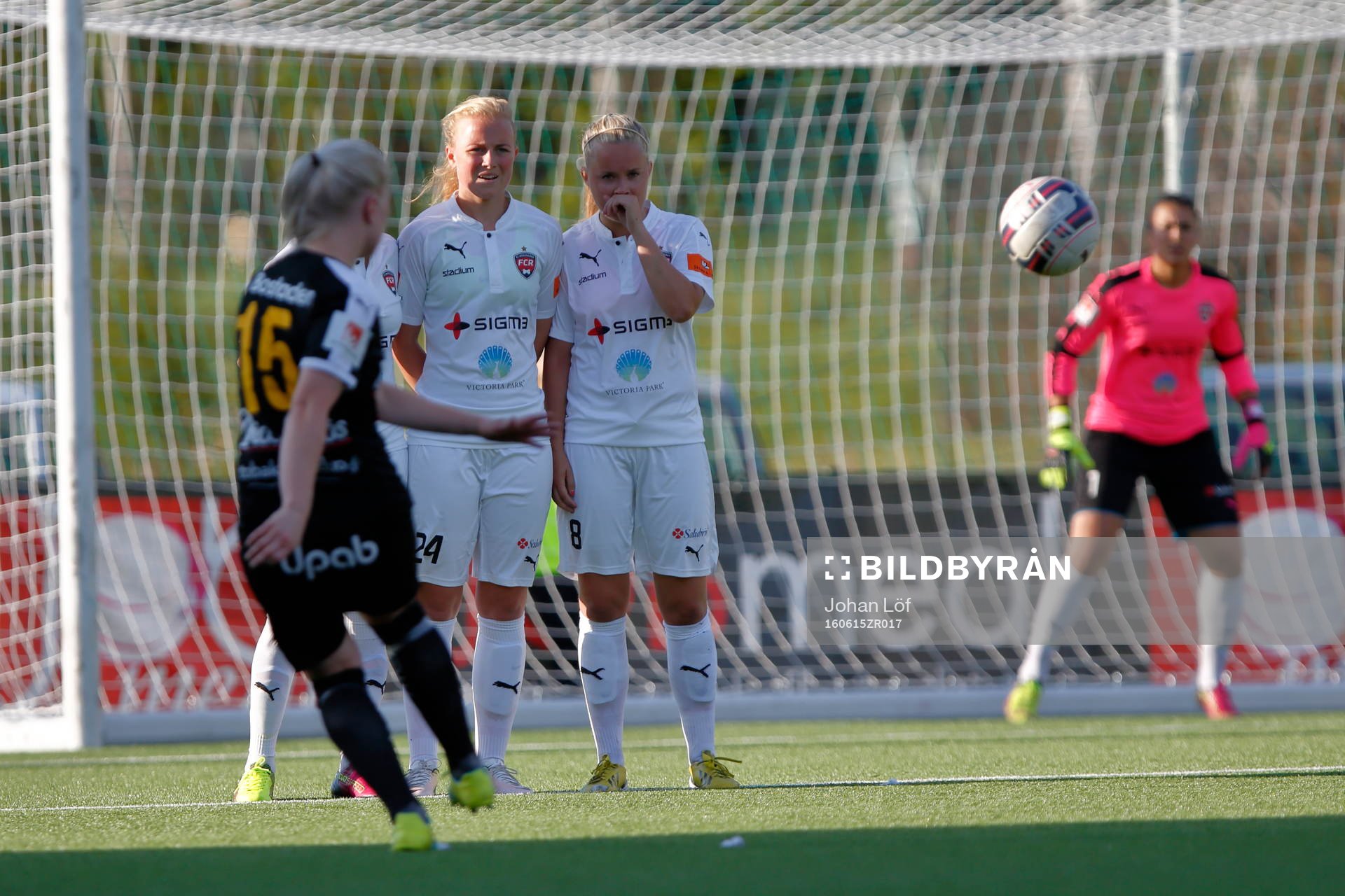 Rosengårds Ebba Wieder och Iina Salmi