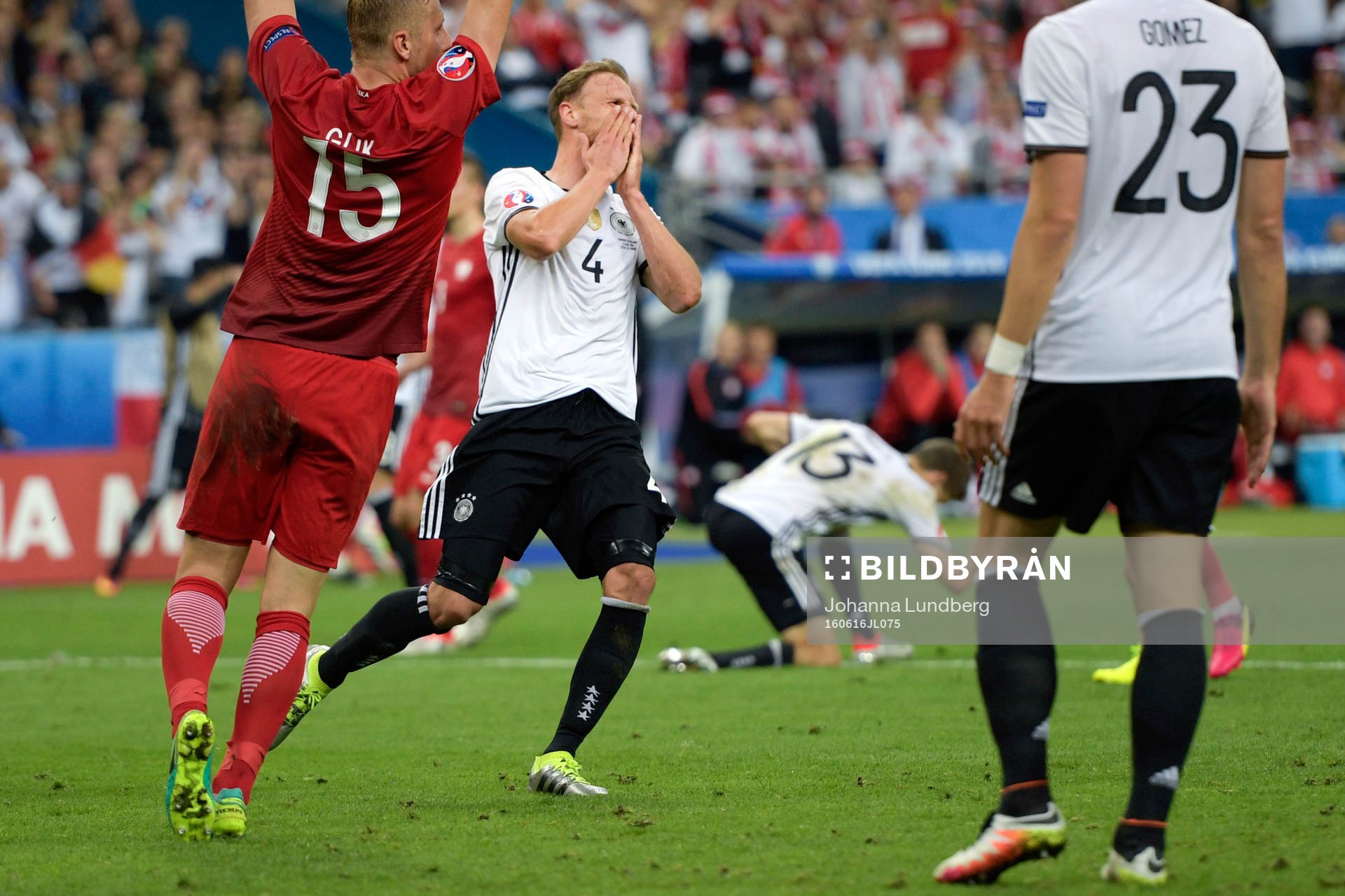 Tysklands Benedikt Höwedes deppar