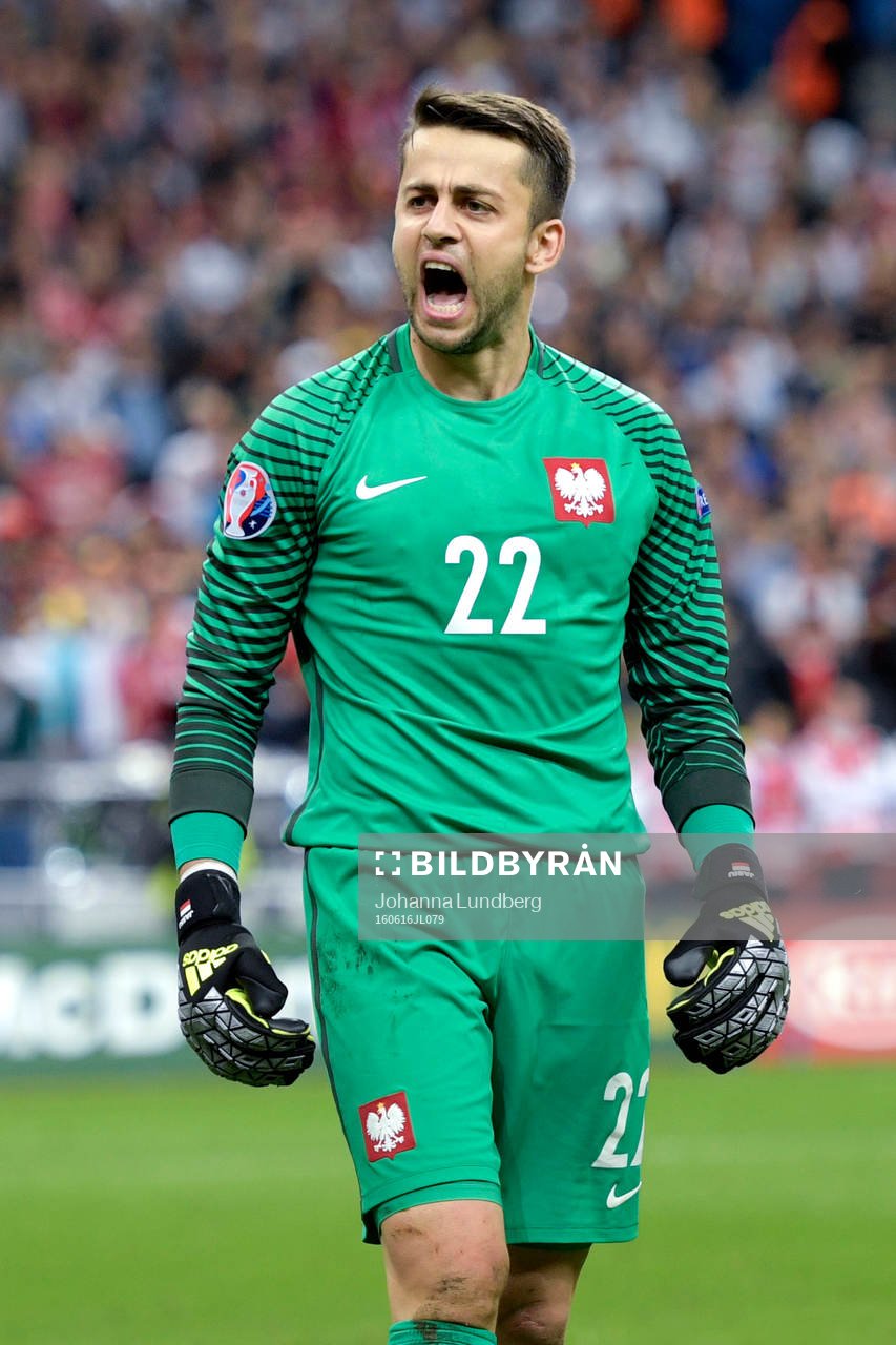 Polens målvakt Lukasz Fabianski jublar