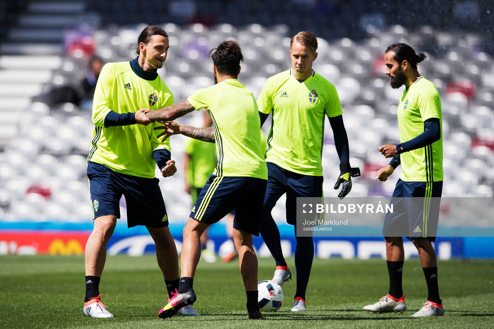 Zlatan Ibrahimovic slåss på skoj med Jimmy Durmaz på
