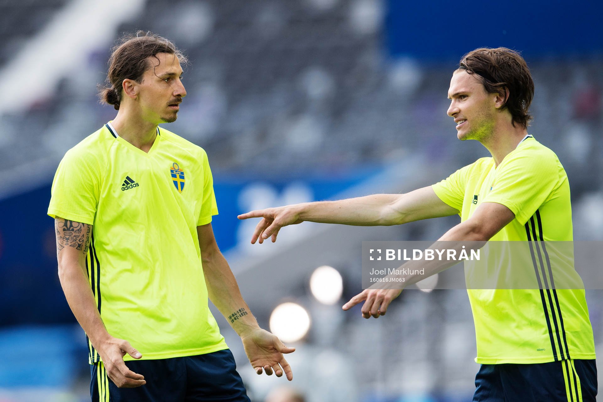 Zlatan Ibrahimovic och Albin Ekdal på Sveriges fotbollslandslags träning under fotbolls-EM den 16 juni 2016 i Toulouse.
