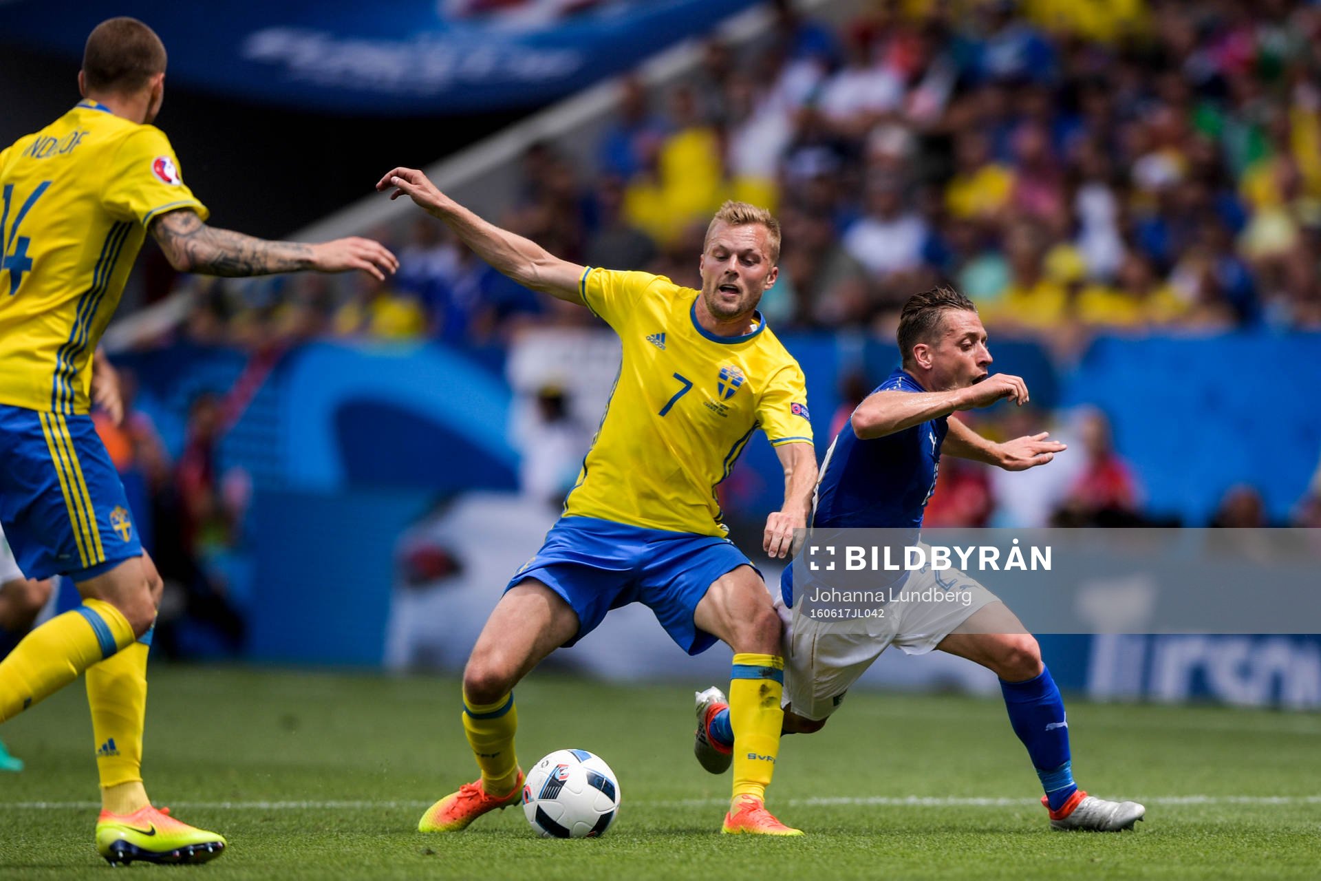 Sveriges Sebastian Larsson och Italiens Emanuele