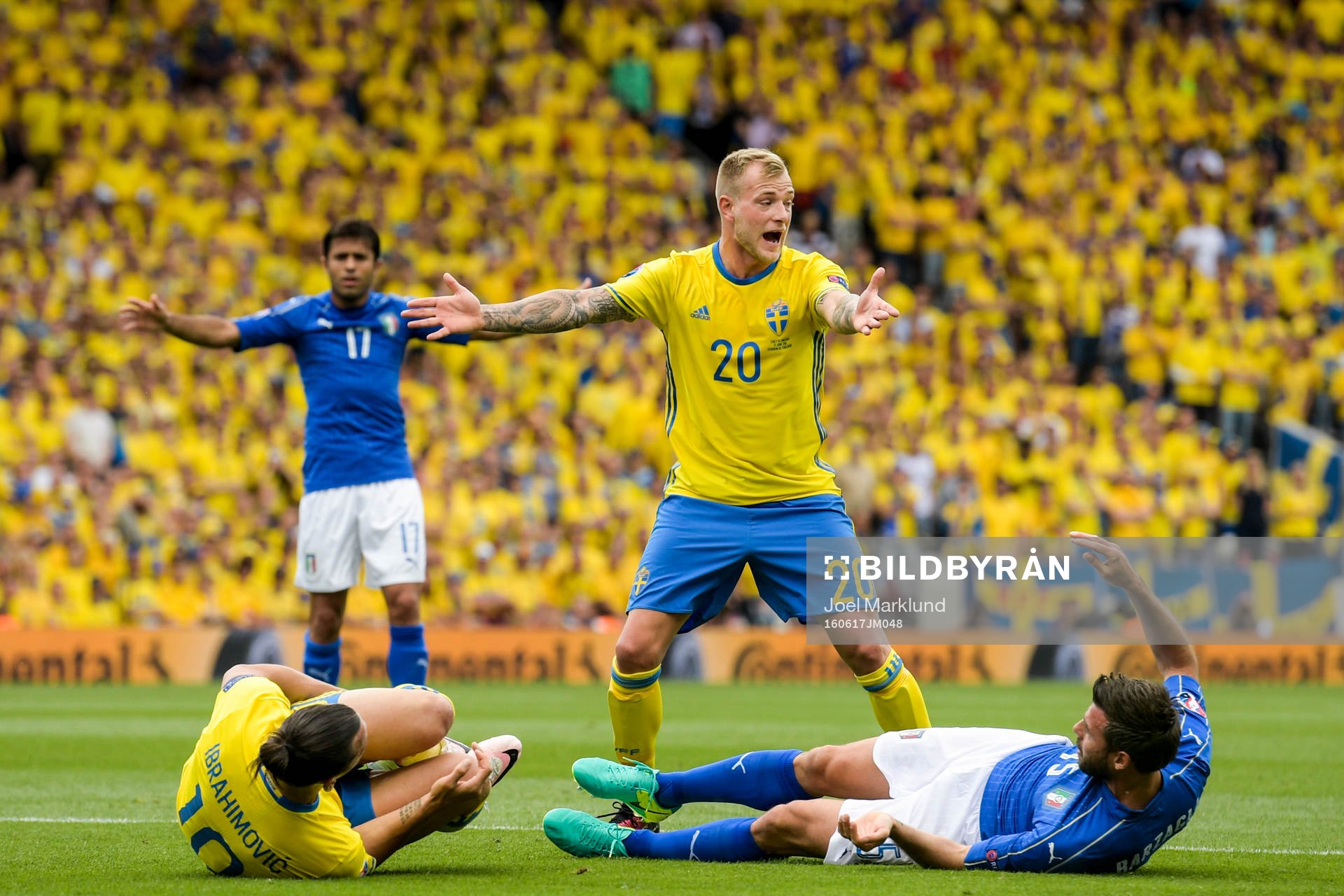 Sveriges John Guidetti reagerar