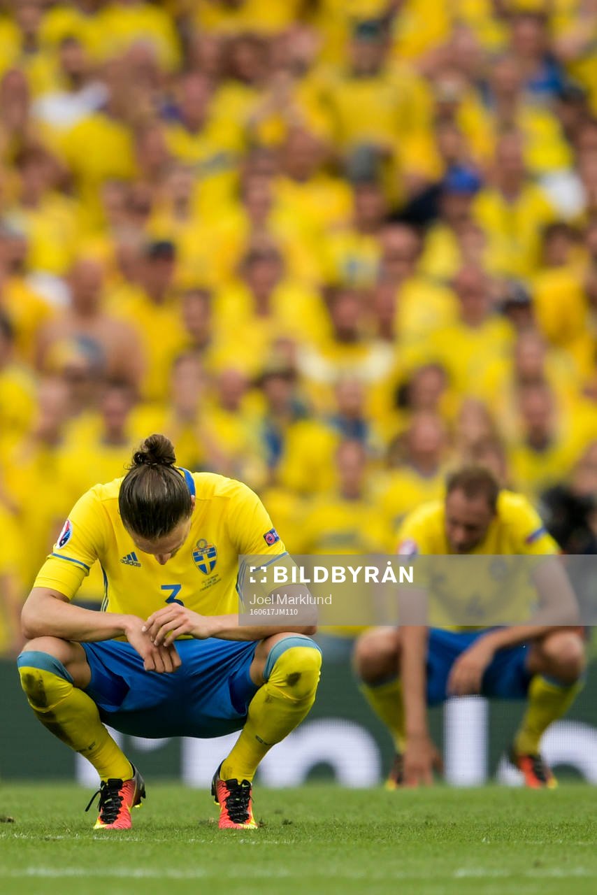 Sveriges Erik Johansson och Andreas Granqvist deppar