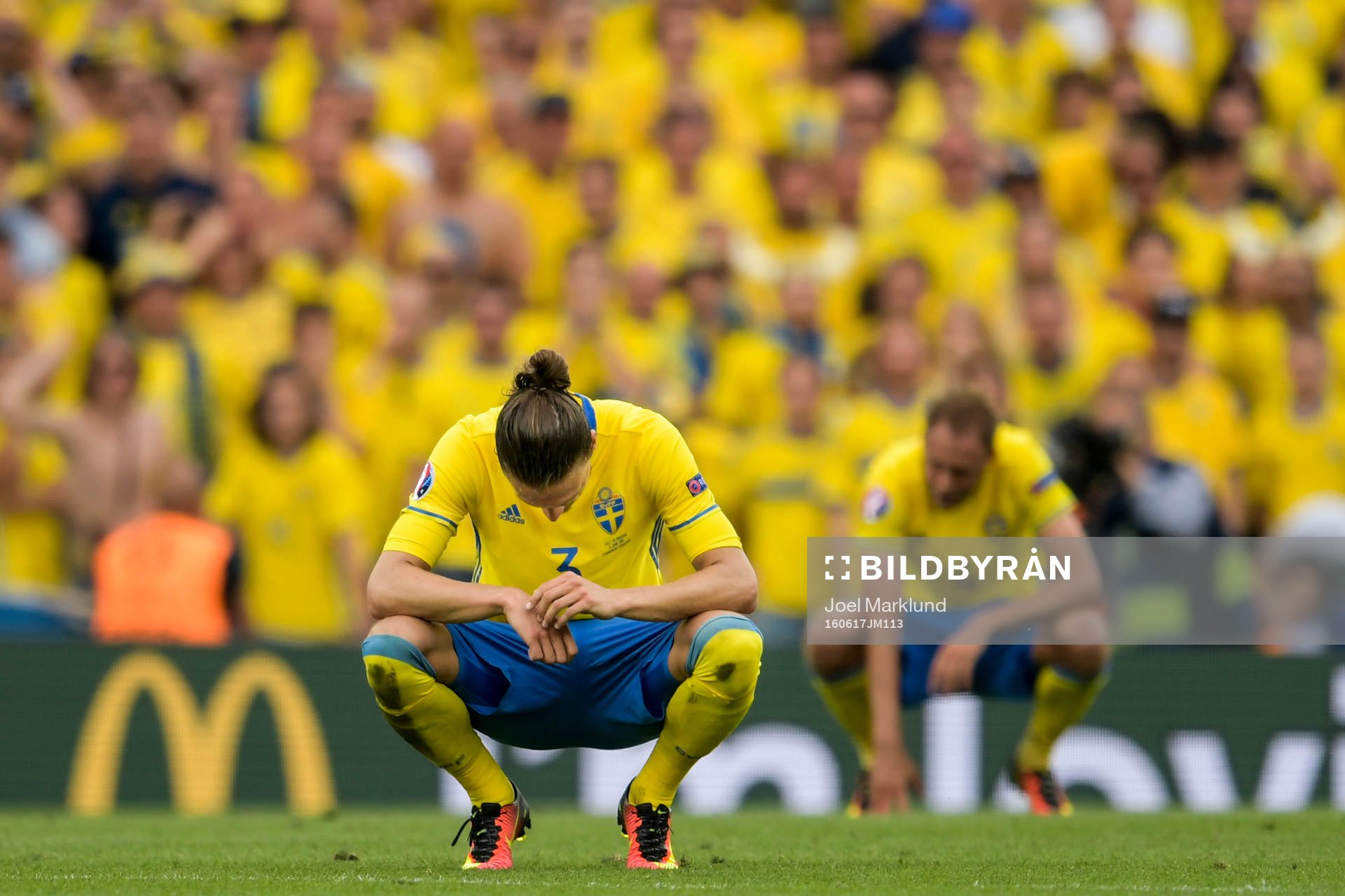 Sveriges Erik Johansson och Andreas Granqvist deppar