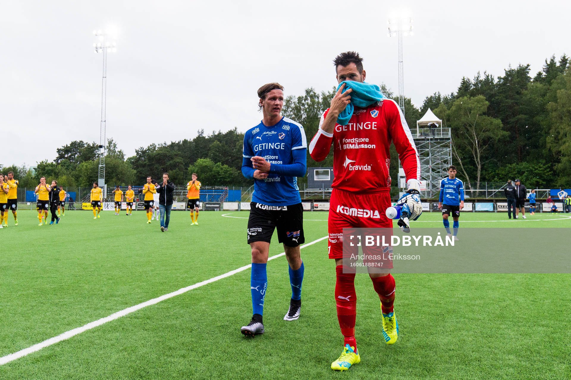 Halmstads Alexander Berntsson och målvakt Stojan Lukic