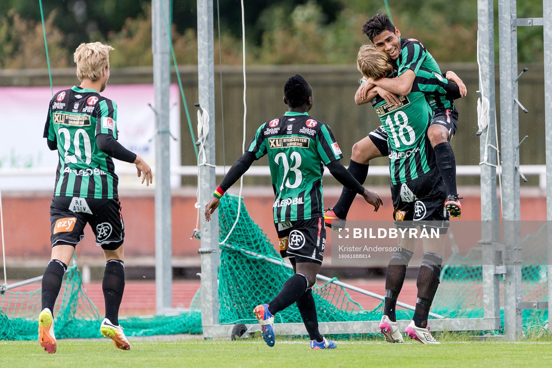 Varbergs Hosam Aiesh jublar efter 1-0 och hoppar upp i famnen på Joakim Lindner under fotbollsmatchen i Superettan mellan Varberg och GAIS den 18 juni 2016 i Varberg.