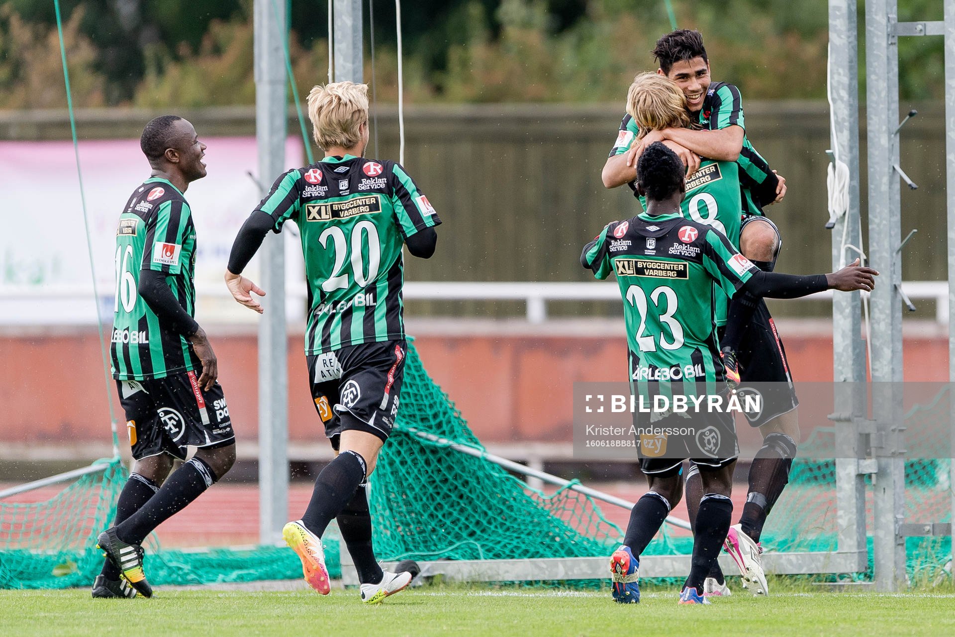 Varbergs Hosam Aiesh jublar efter 1-0 och hoppar upp i famnen på Joakim Lindner under fotbollsmatchen i Superettan mellan Varberg och GAIS den 18 juni 2016 i Varberg.