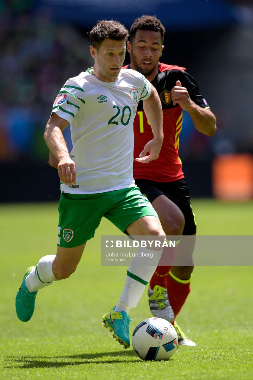 Irlands Wes Hoolahan och Belgiens Mousa Dembele