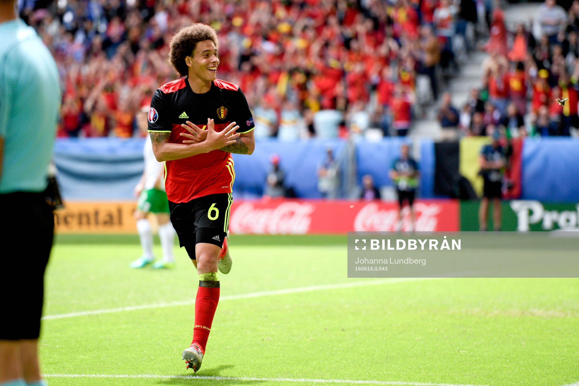 Belgiens Axel Witsel jublar