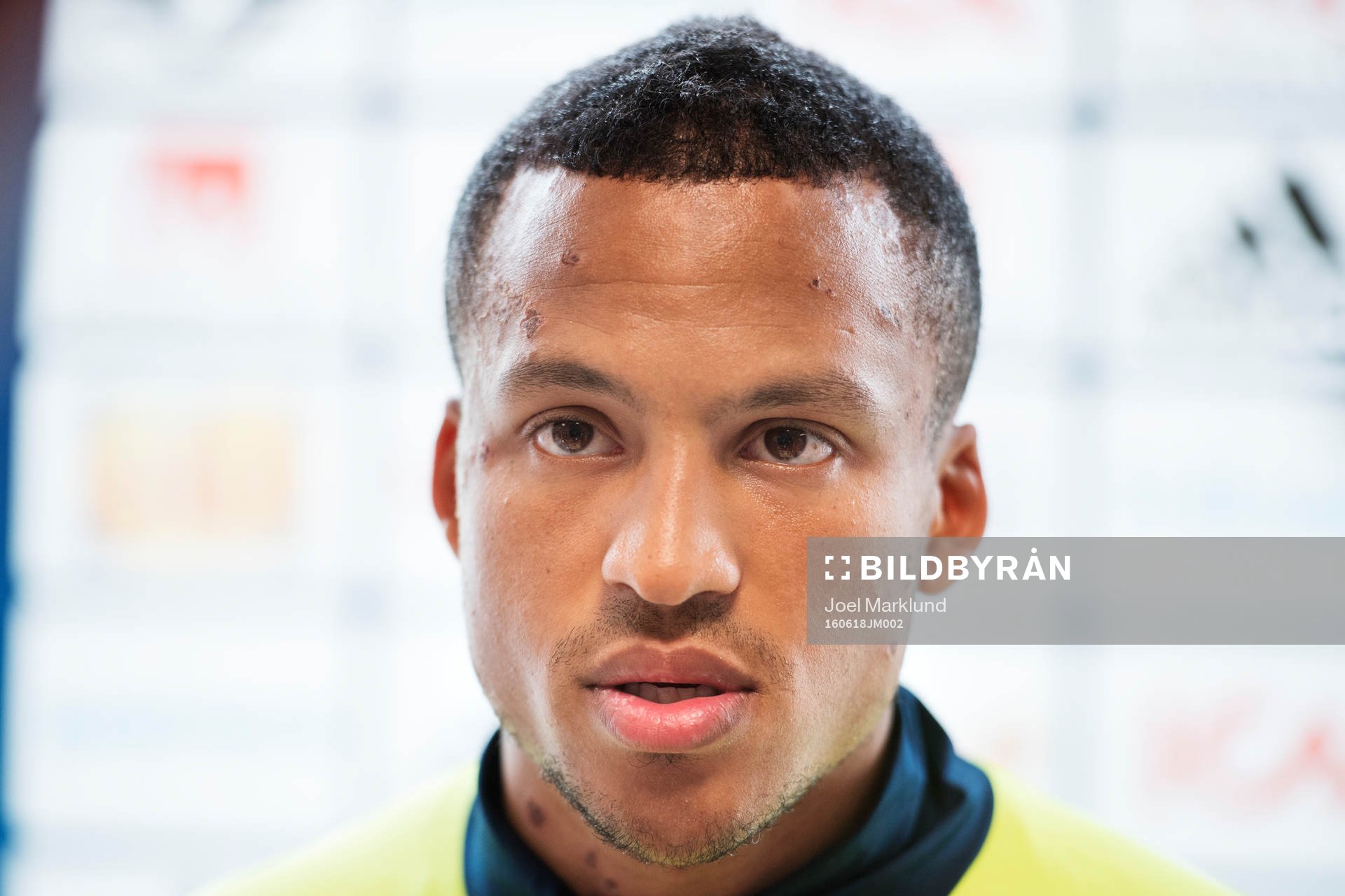 Martin Olsson på Sveriges fotbollslandslags pressträff