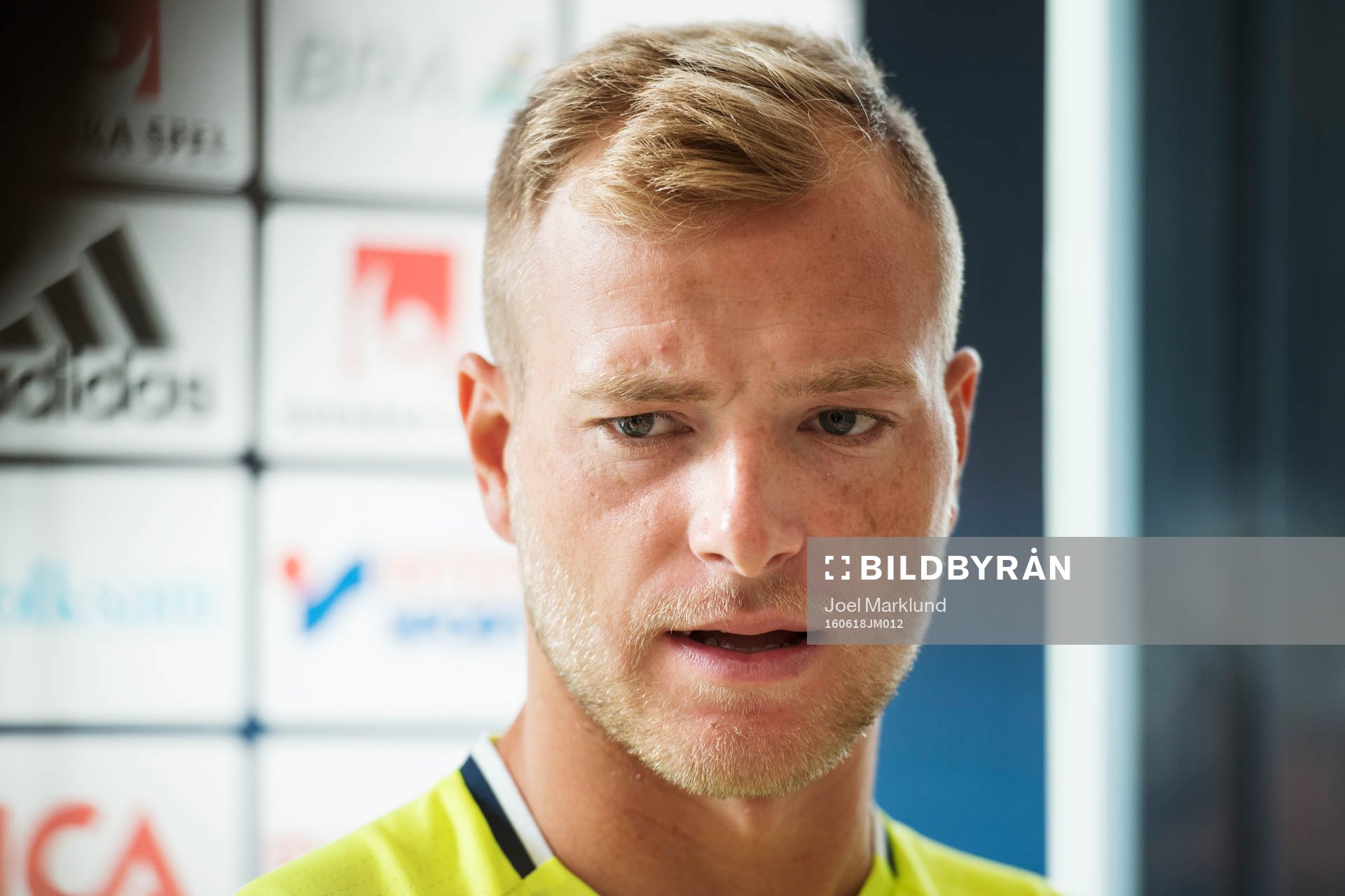 John Guidetti på Sveriges fotbollslandslags pressträff under fotbolls-EM den 18 juni 2016 i Pornichet.