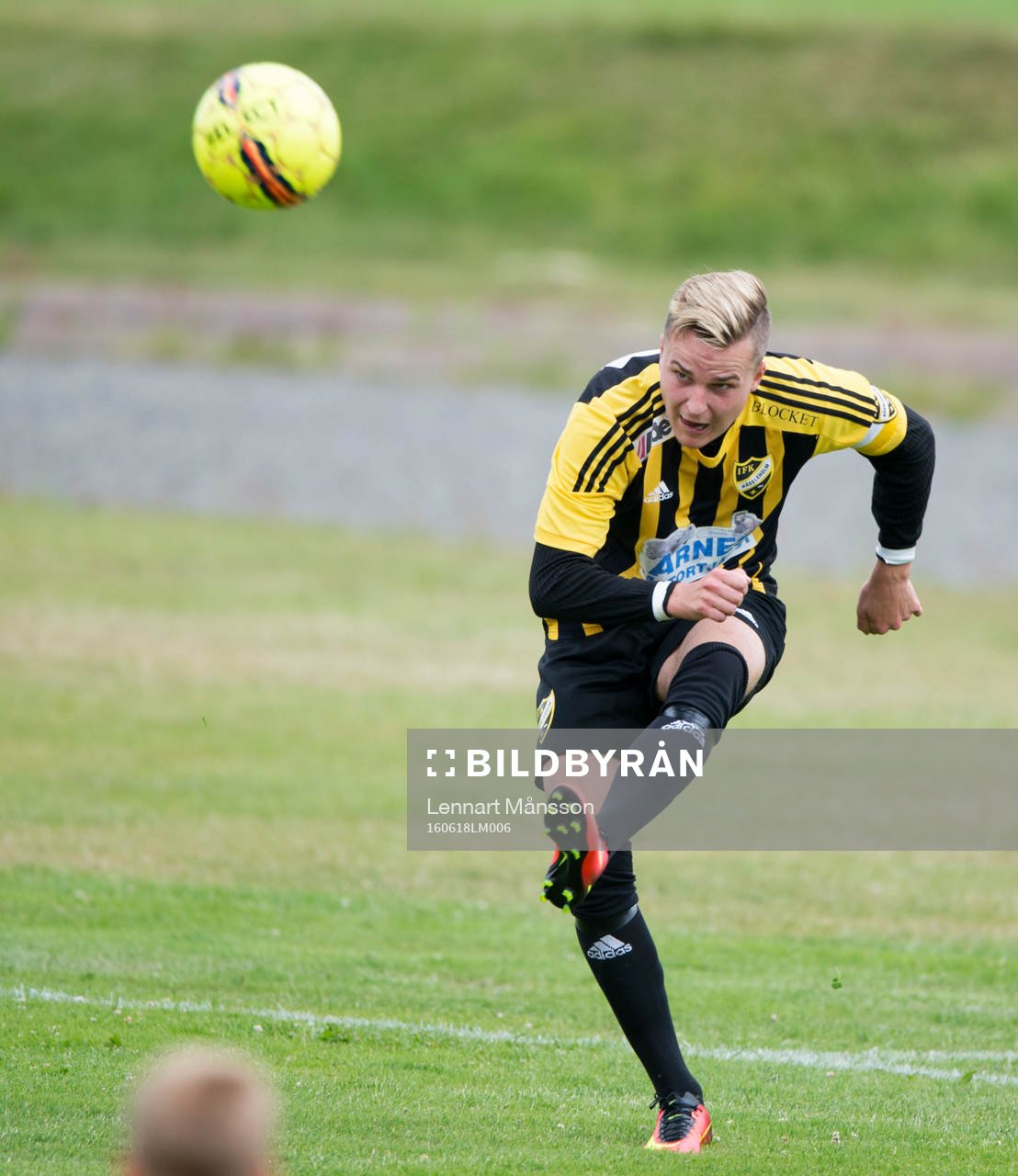 IFK Hässleholms Danny Gunnarsson i matchen i division 2