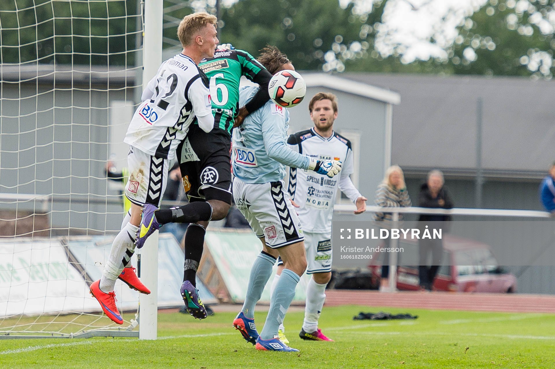 Kamp om bollen