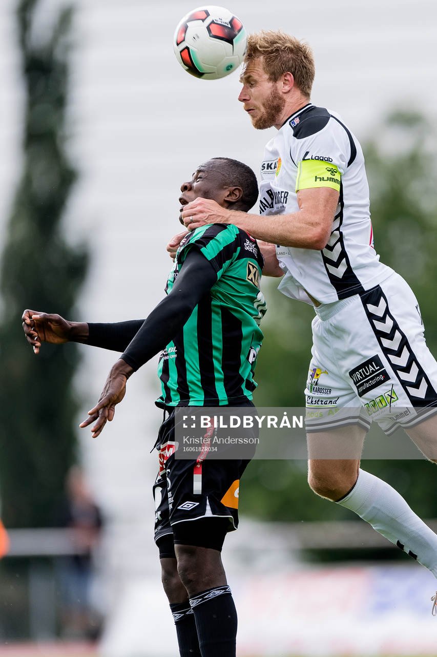 Varbergs Nsima Peter och GAIS Steven Old