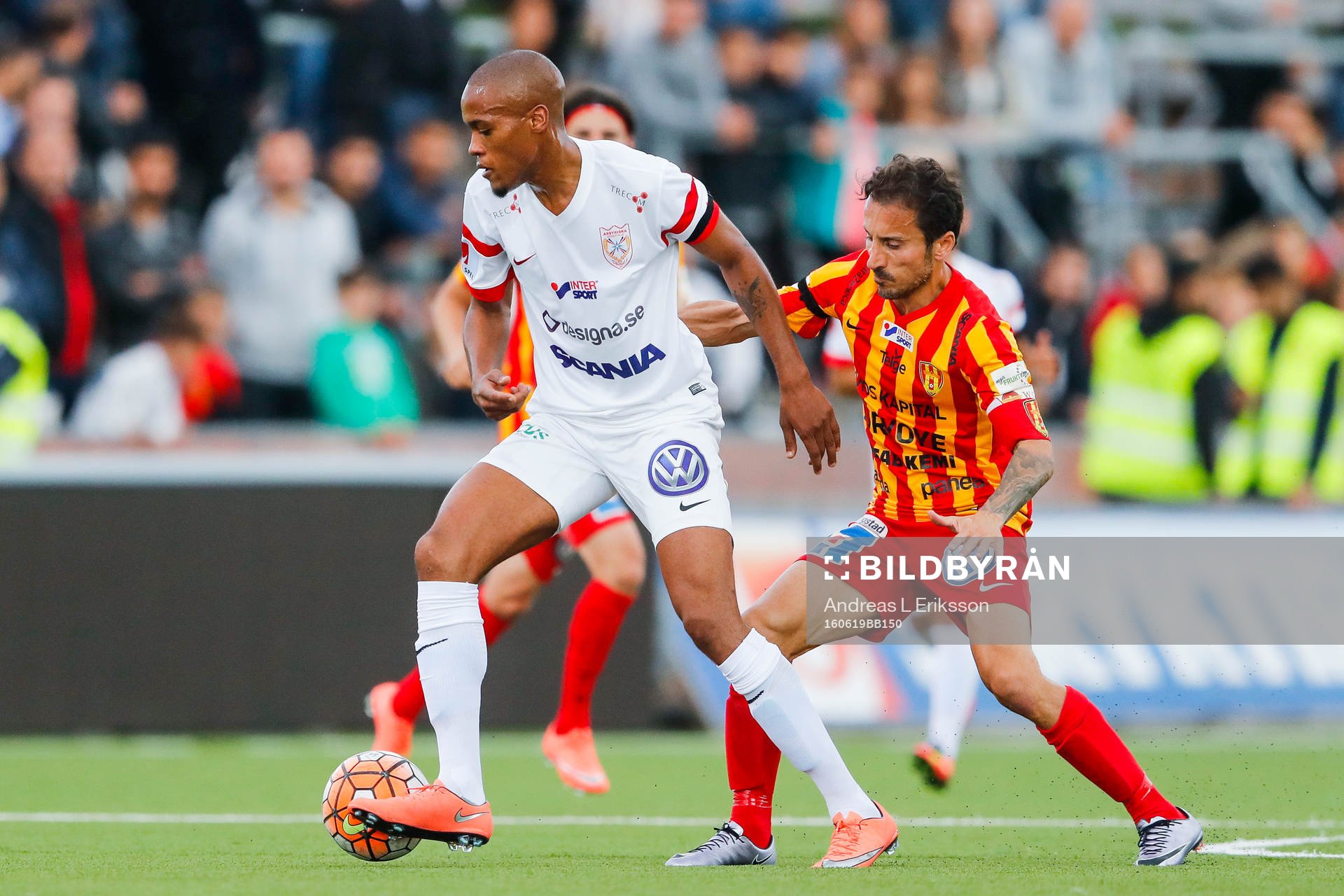 Assyriskas Mamadou Wague och Syrianskas Louay Chanko
