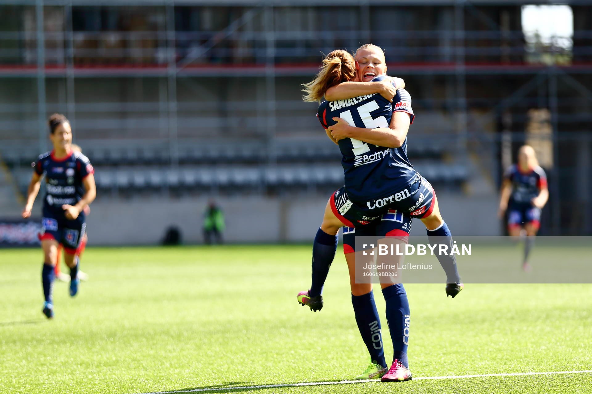 Linköpings Jessica Samuelsson jublar med målgörare