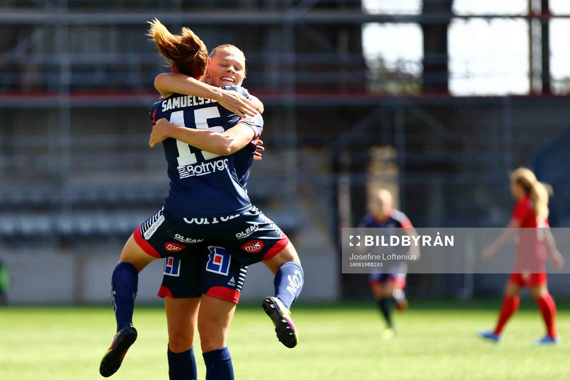 Linköpings Jessica Samuelsson jublar med målgörare