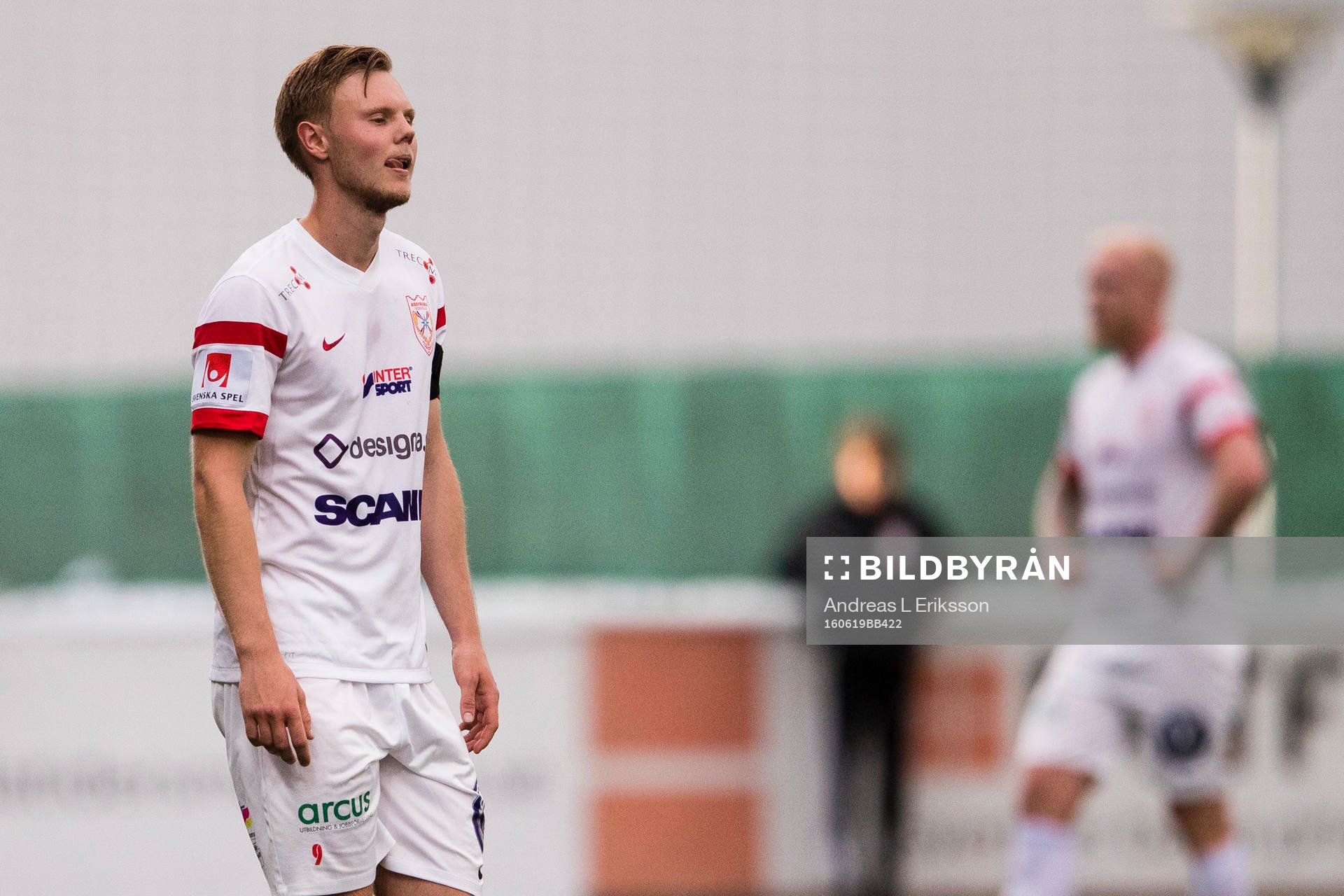 Assyriskas Tim Söderström ser besviken ut