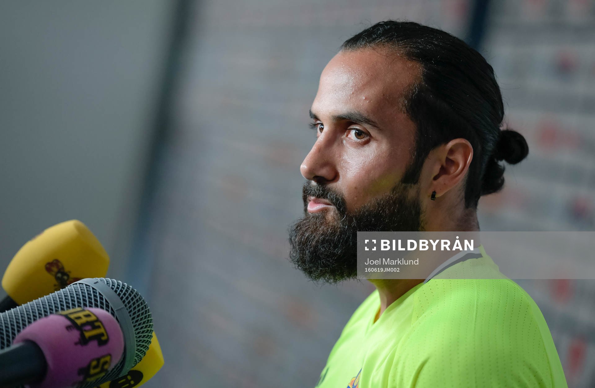 Sveriges Erkan Zengin i mixade zonen