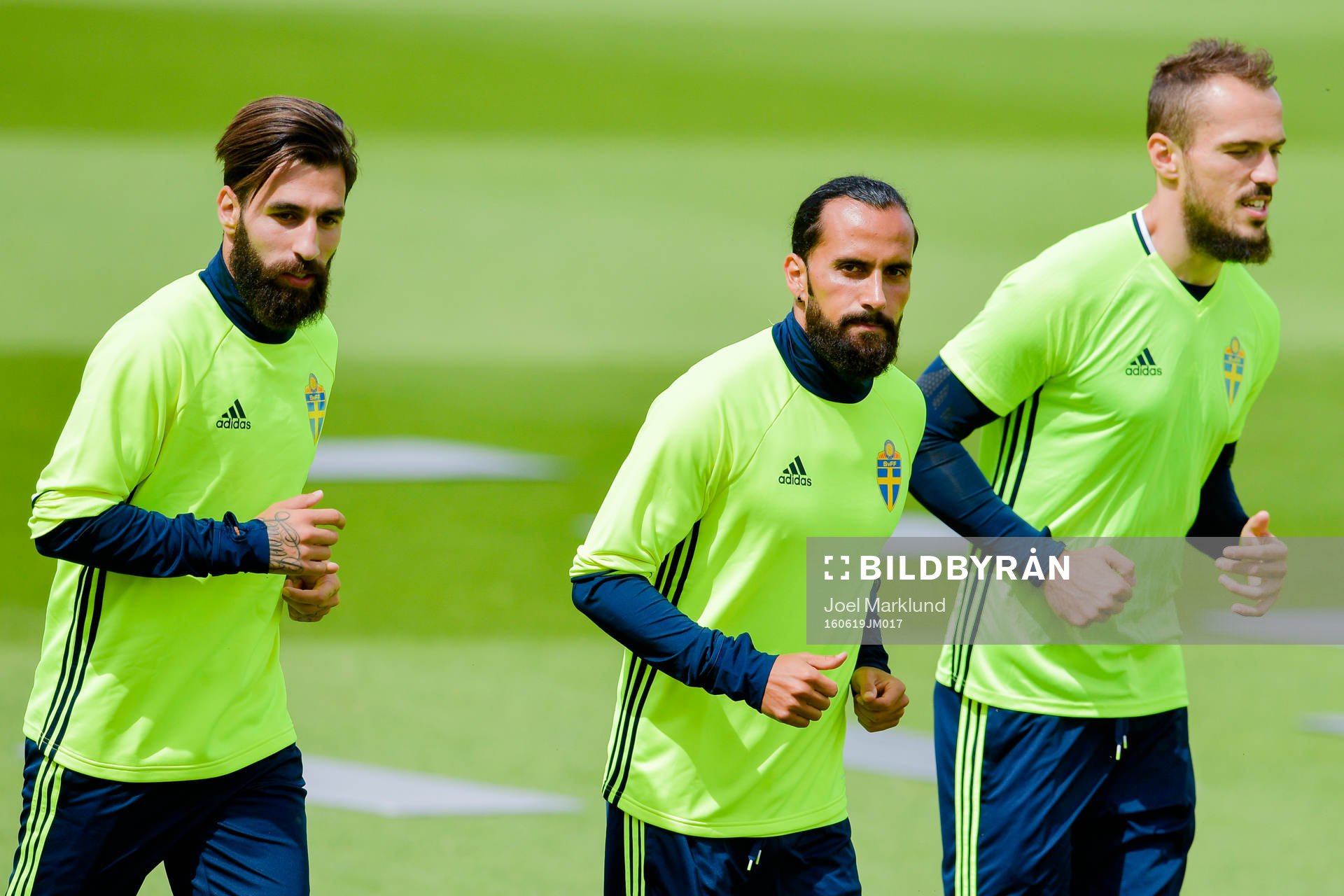 Sveriges Jimmy Durmaz , Erkan Zengin  och Emir Kujovic