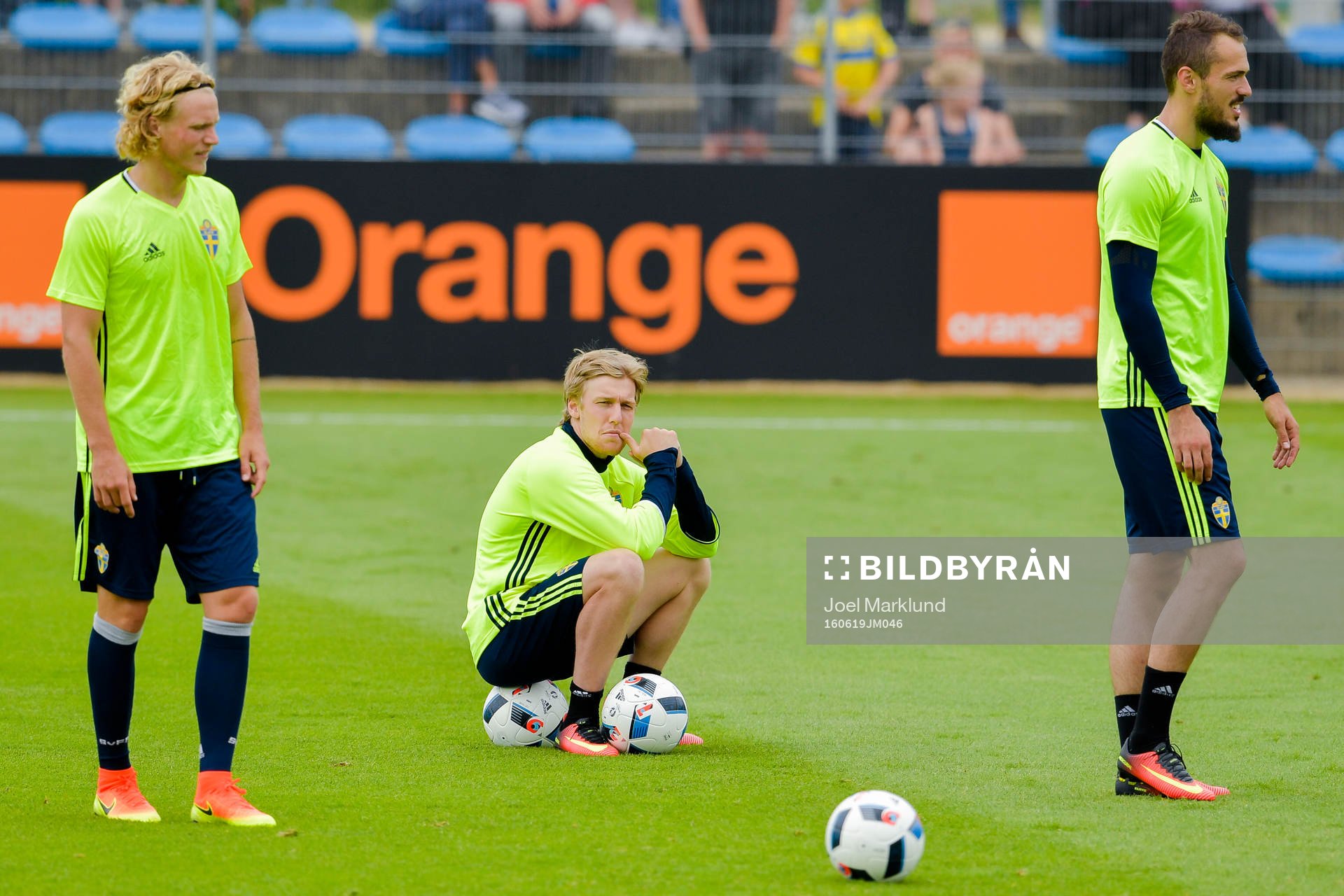 Sveriges Oscar Hiljemark , Emil Forsberg och Emir Kujovic