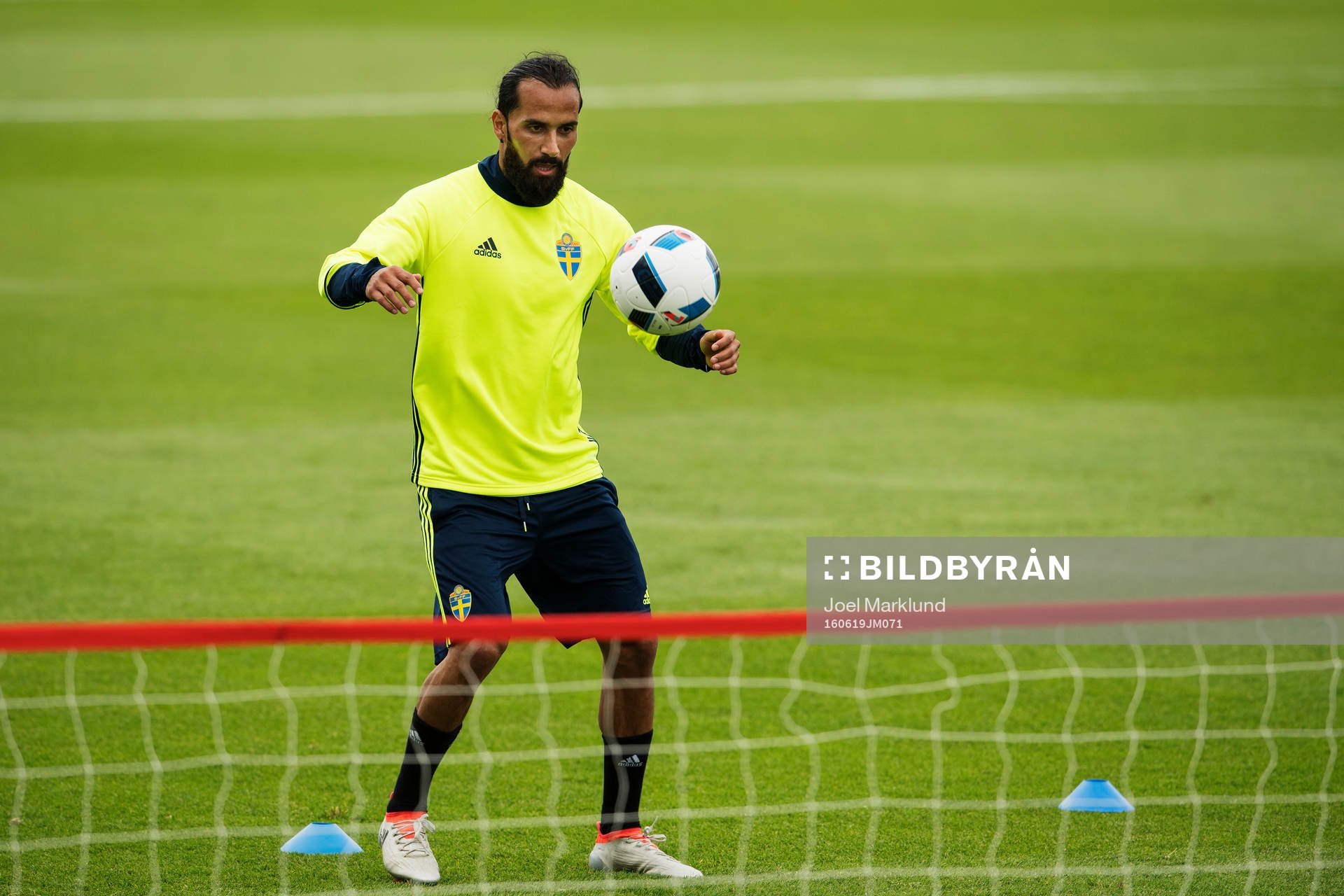 Erkan Zengin på Sveriges fotbollslandslags träning