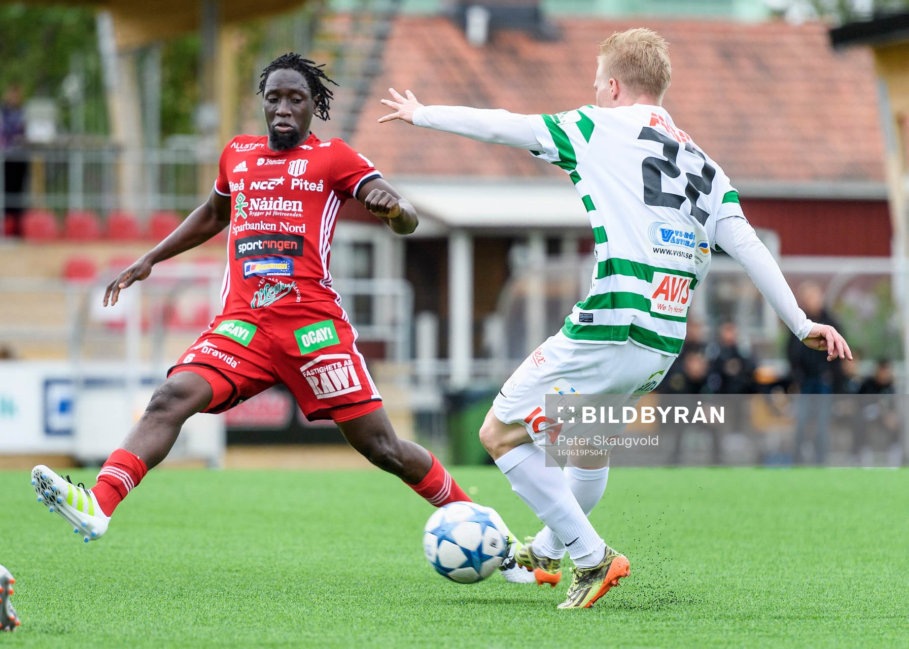 s Ibrahim Kallay försöker stoppa Västerås Linus Sjöberg