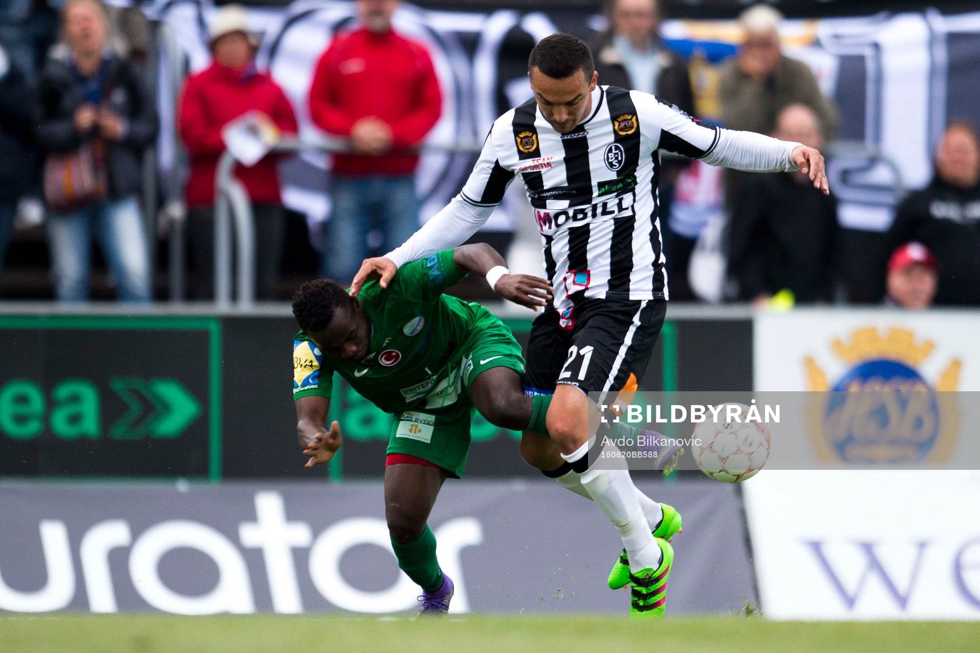 Landskronas Admir Aganovic och Prespas David Abaya