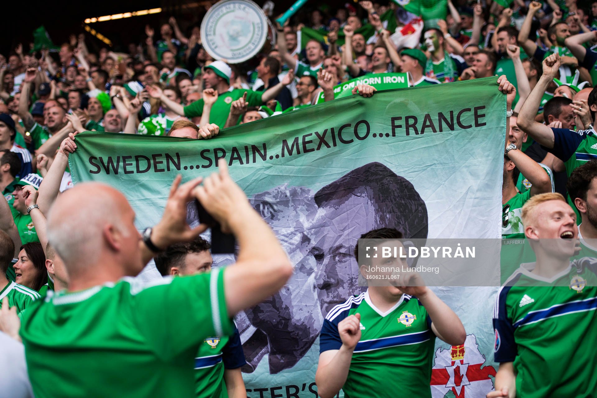 Nordirlands supportrar jublar