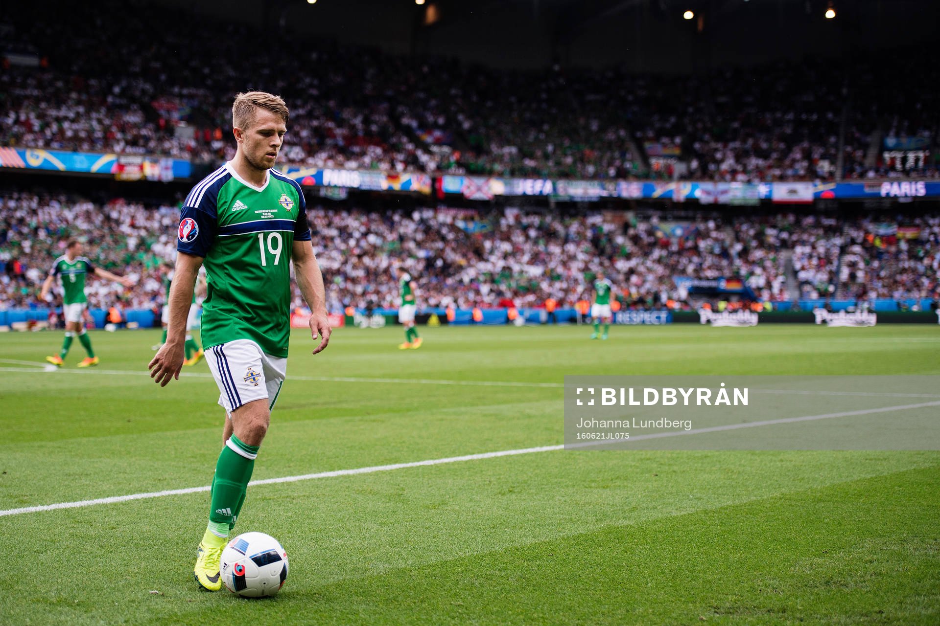 Nordirlands Jamie Ward  i fotbollsmatchen mellan Nordirland