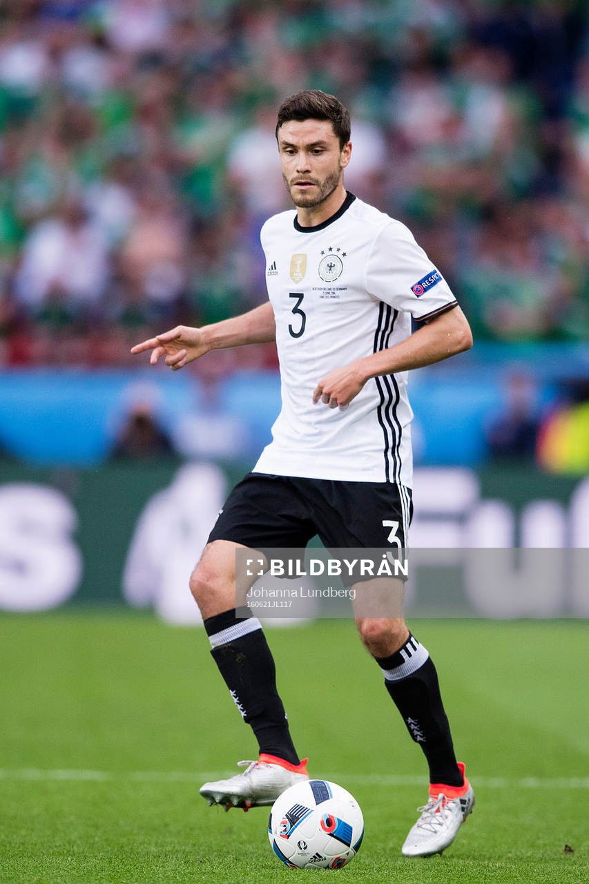 Tysklands Jonas Hector  i fotbollsmatchen mellan Nordirland