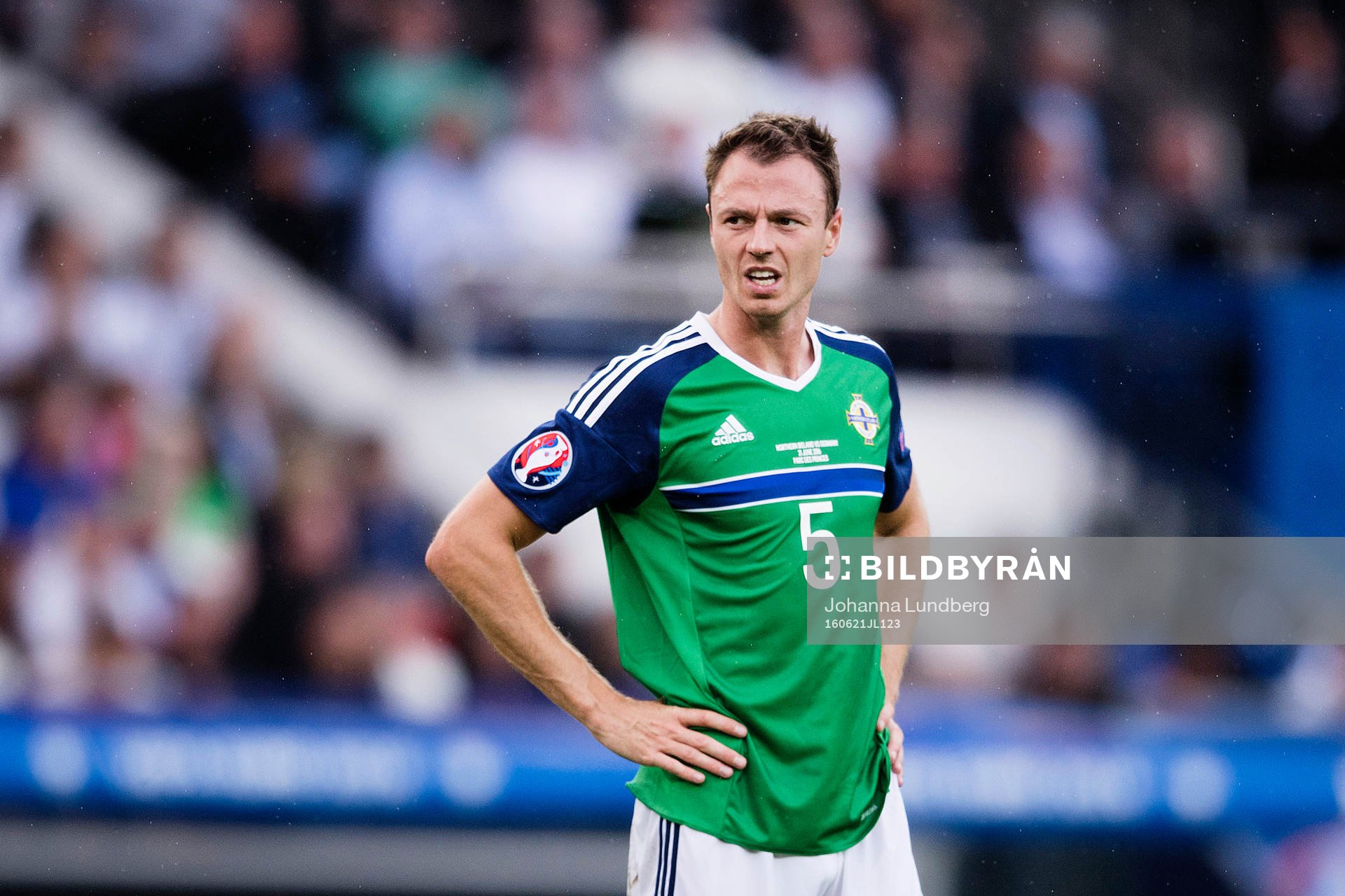 Nordirlands Jonny Evans i fotbollsmatchen mellan Nordirland