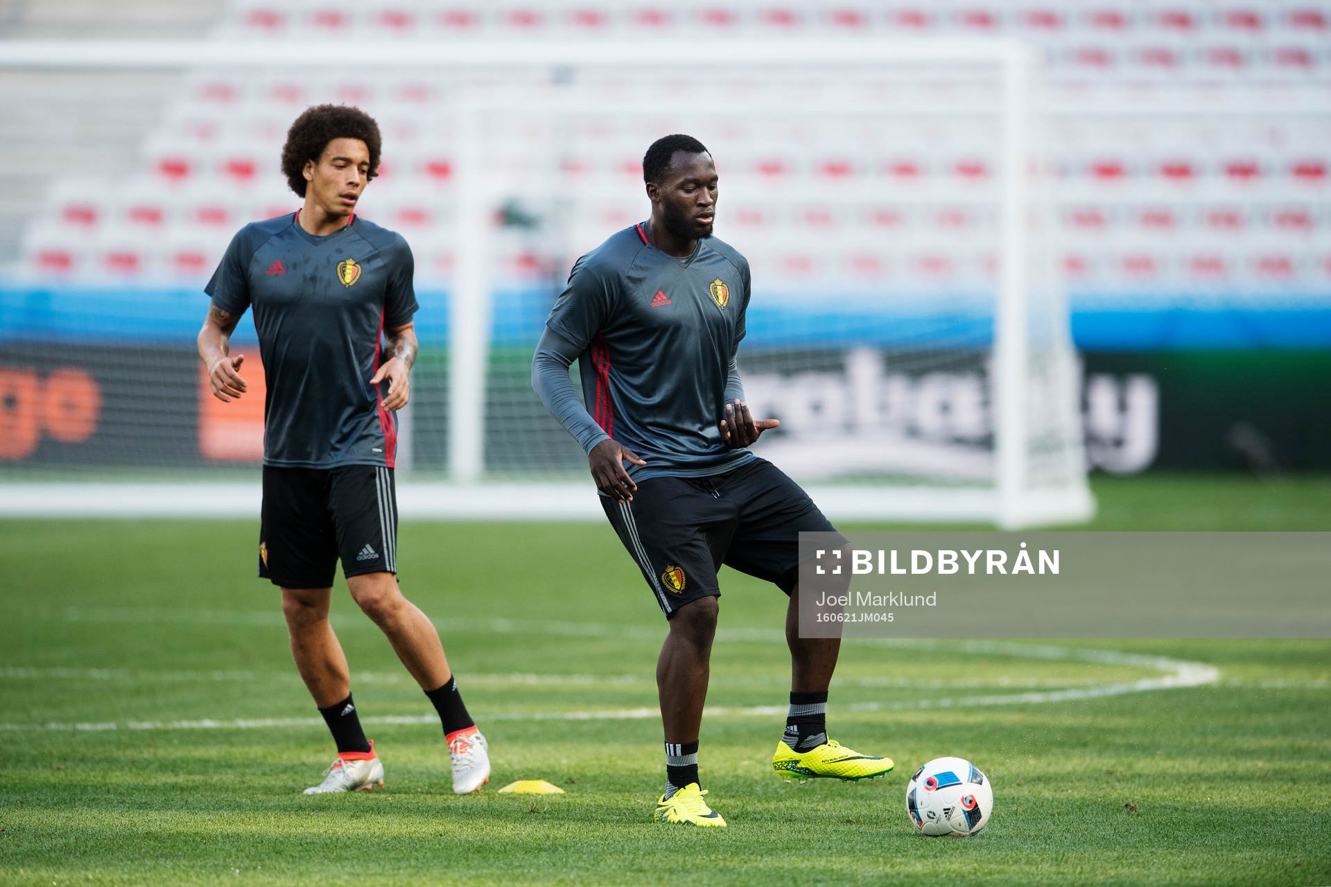 Axel Witsel och Romelu Lukaku på Belgiens