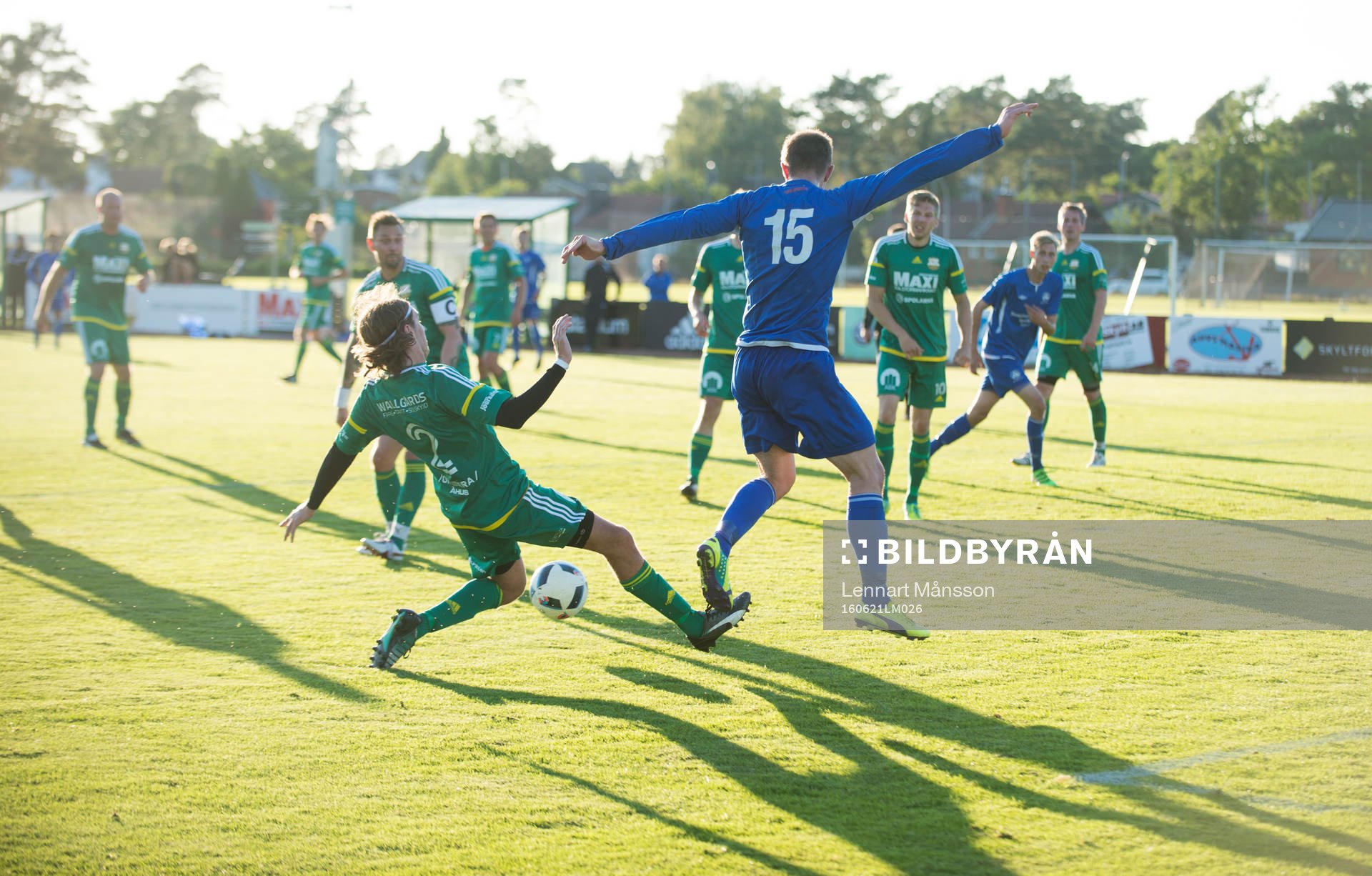 Kvällsljus i matchen i division 5 mellan Åhus och