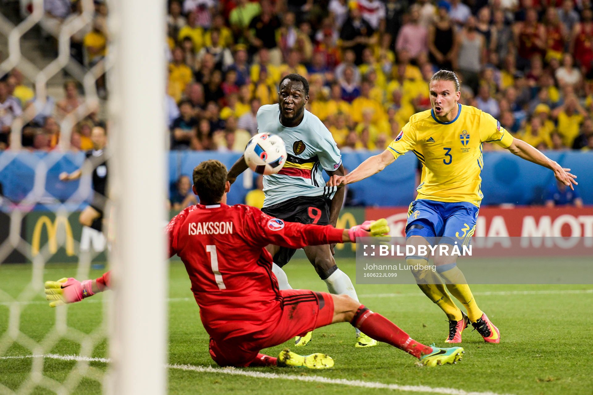 Belgiens Romelu Lukaku med målchans mot Sveriges målvakt