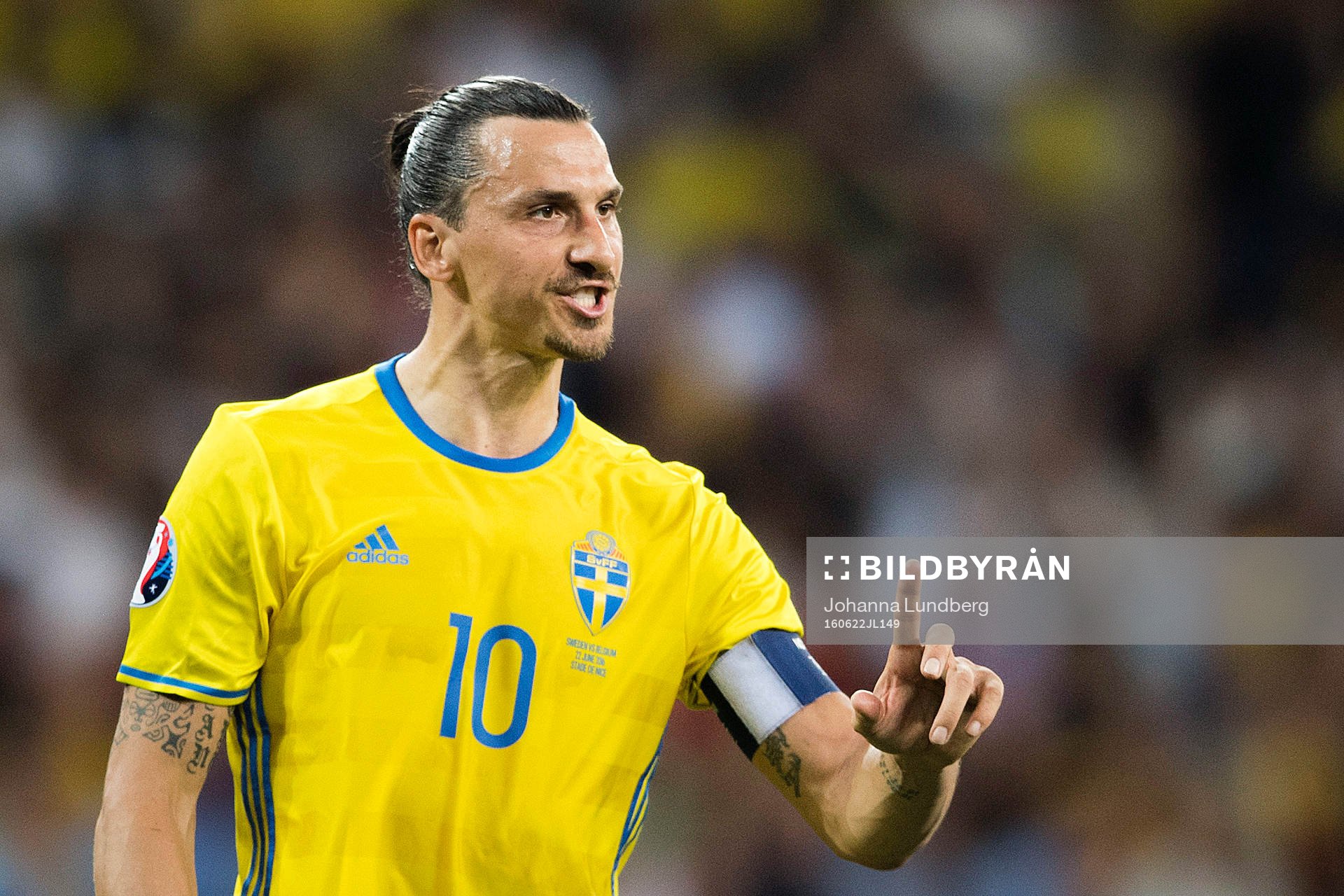 Sveriges Zlatan Ibrahimovic reagerar  i fotbollsmatchen