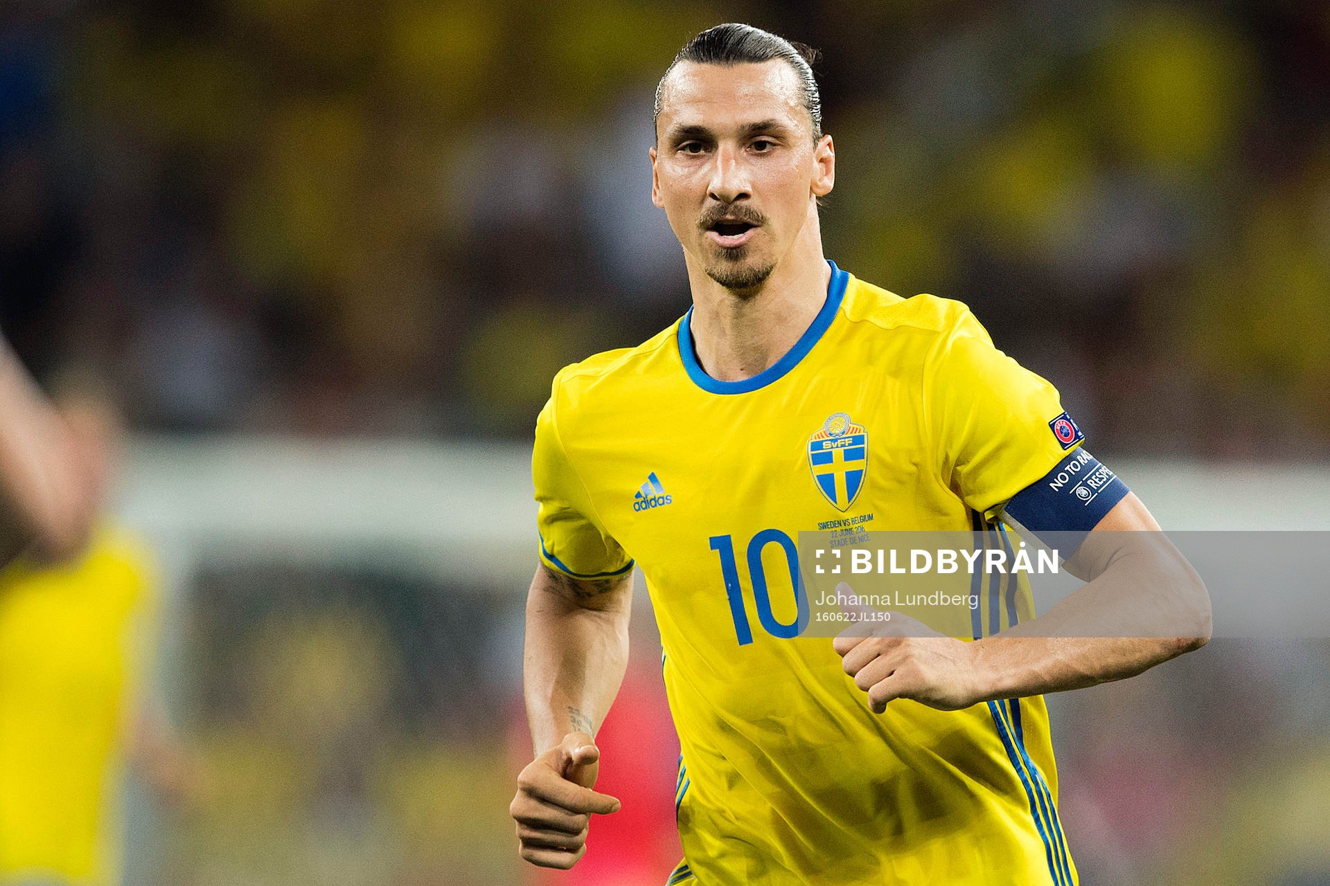 Sveriges Zlatan Ibrahimovic i fotbollsmatchen mellan