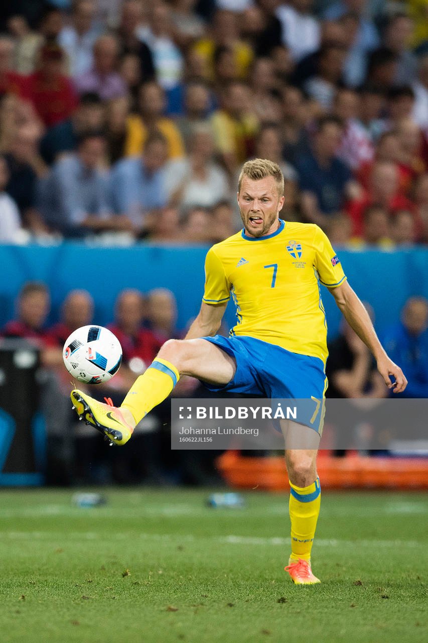 Sveriges Sebastian Larsson i fotbollsmatchen mellan Sverige
