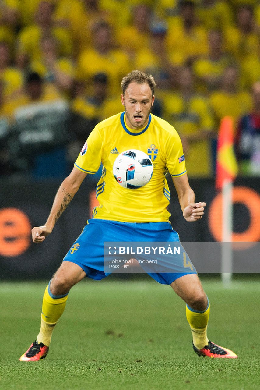 Sveriges Andreas Granqvist i fotbollsmatchen mellan Sverige
