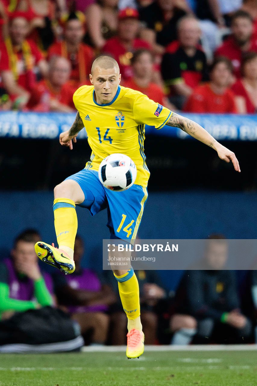 Sveriges Victor Nilsson Lindelöf i fotbollsmatchen mellan