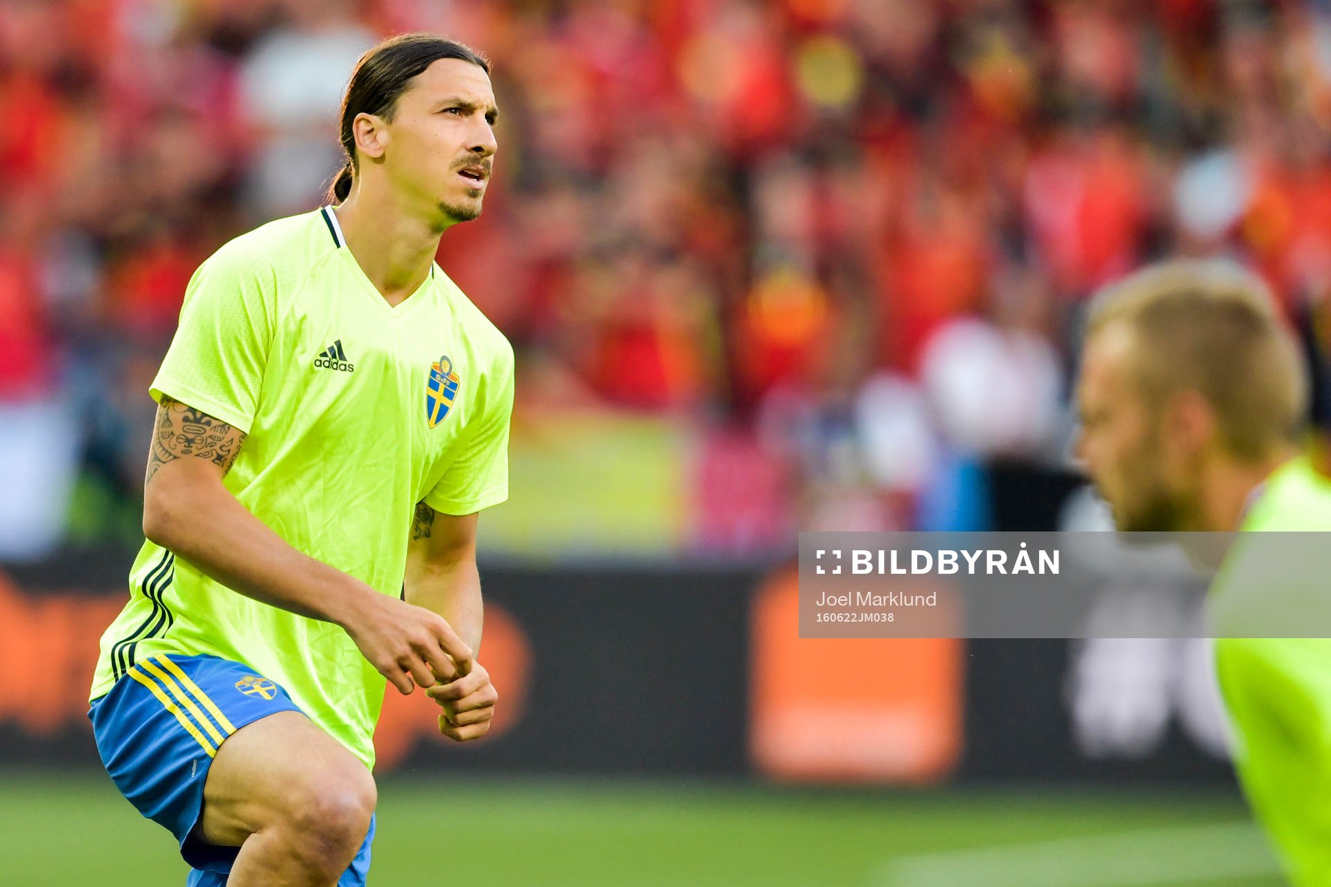 Sveriges Zlatan Ibrahimovic värmer upp