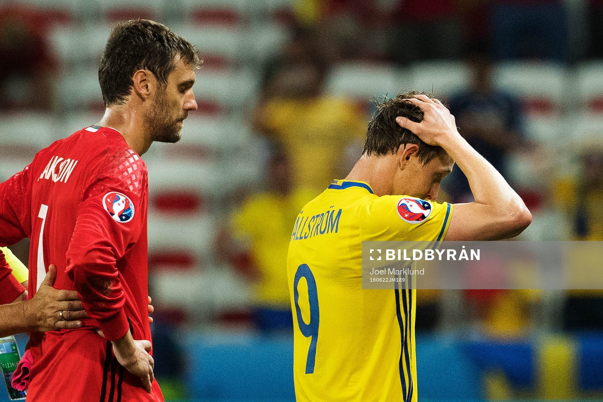 Sveriges målvakt Andreas Isaksson och Kim Källström