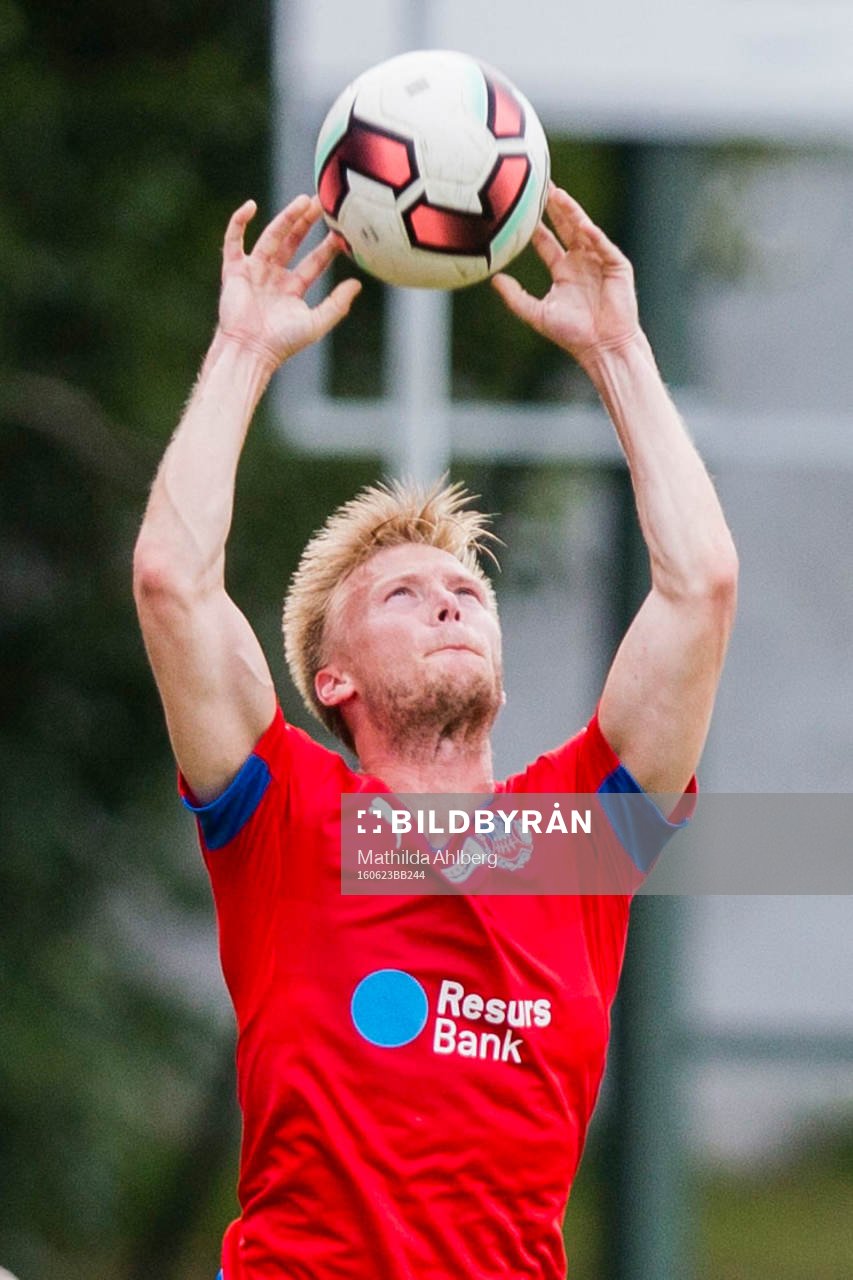 Helsingborgs Andreas Landgren kastar inkasst