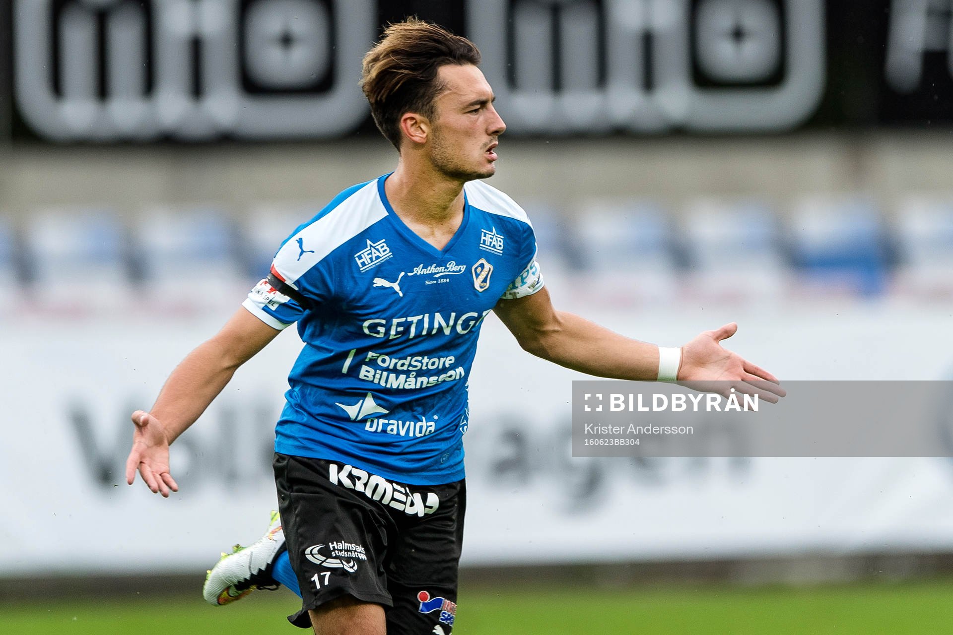 Halmstads Sead Haksabanovic har gjort  2-0 och jublar