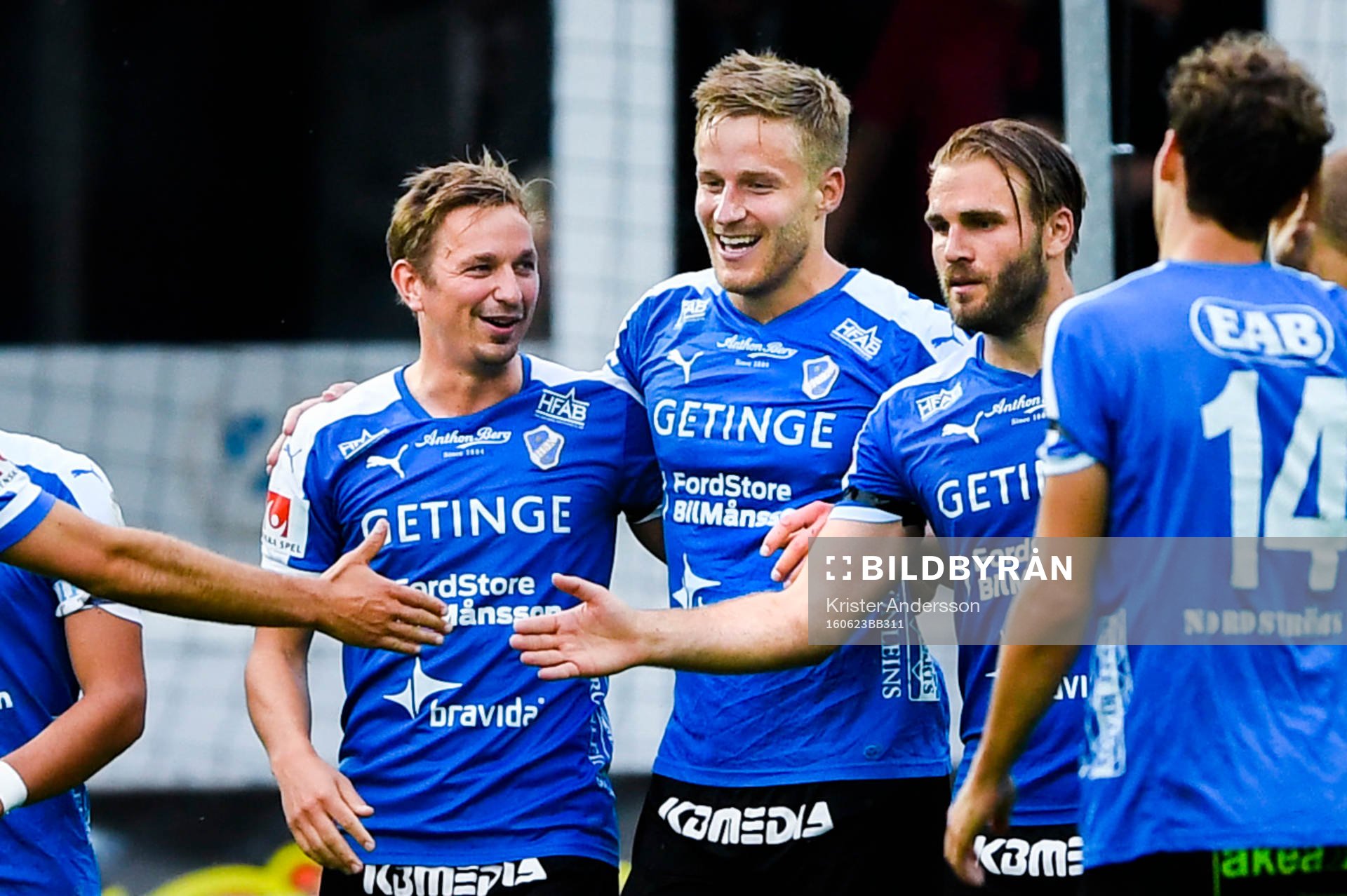 Halmstads spelare jublar