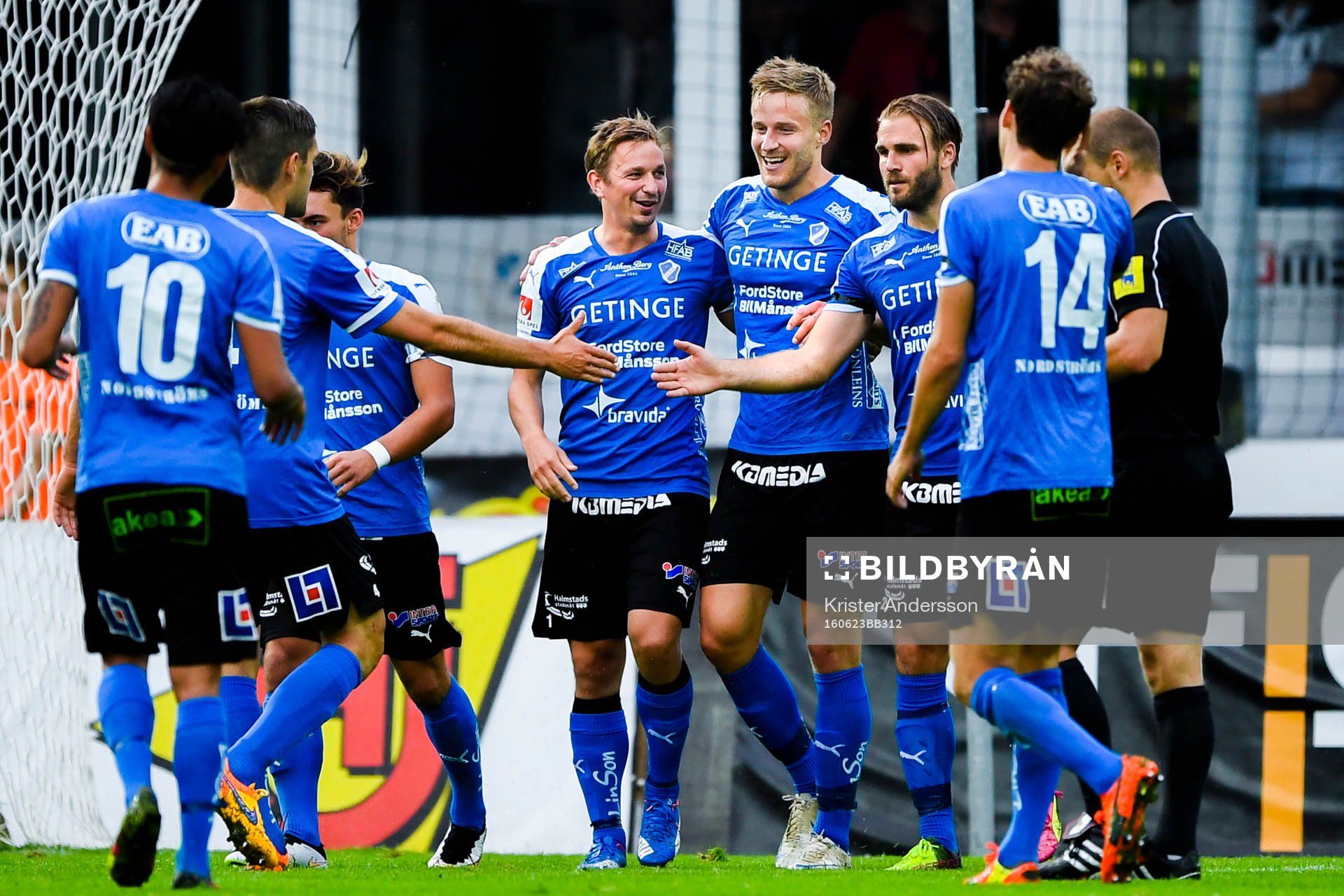 Halmstads spelare jublar
