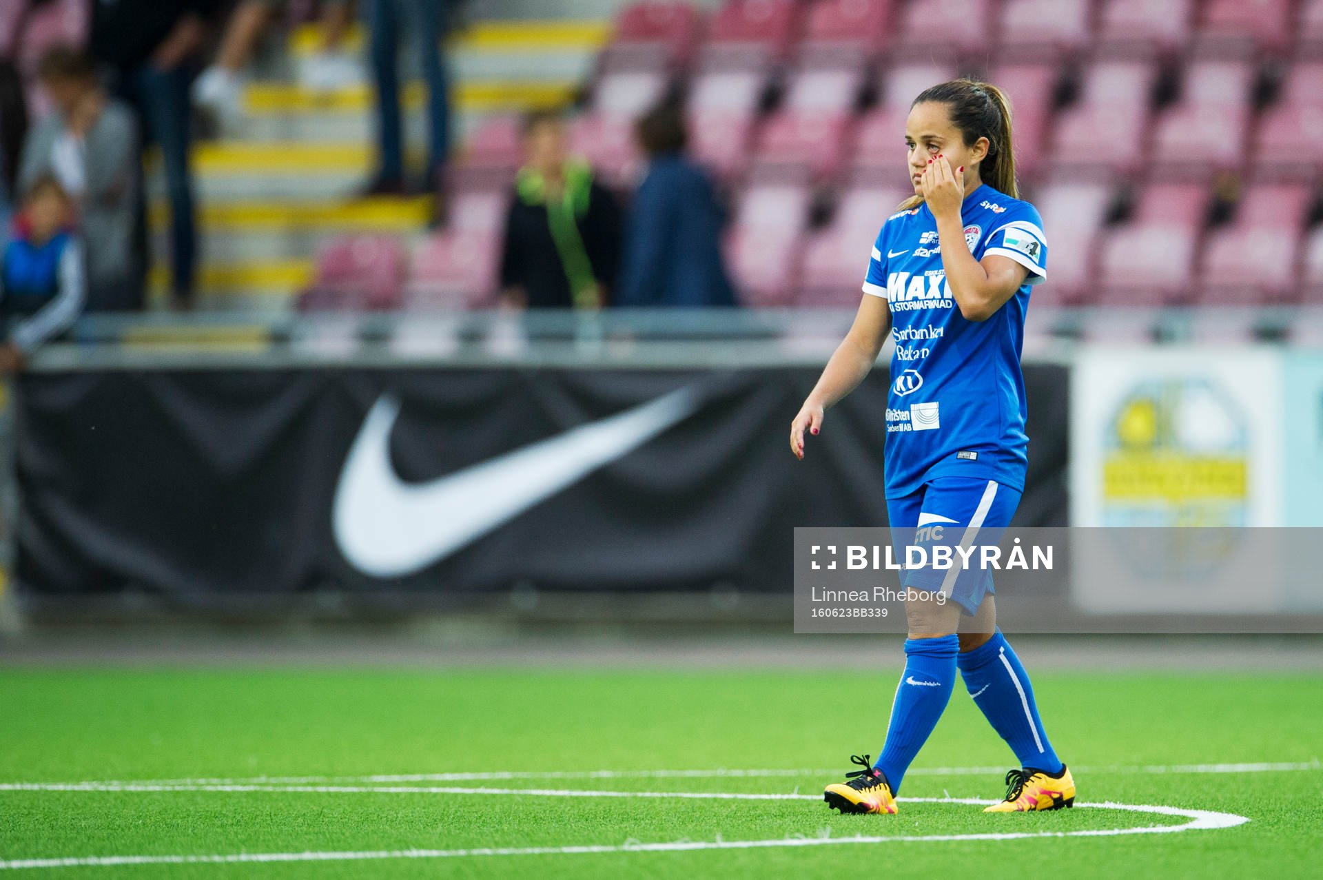 Eskilstunas Malin Diaz Pettersson ser deppig ut